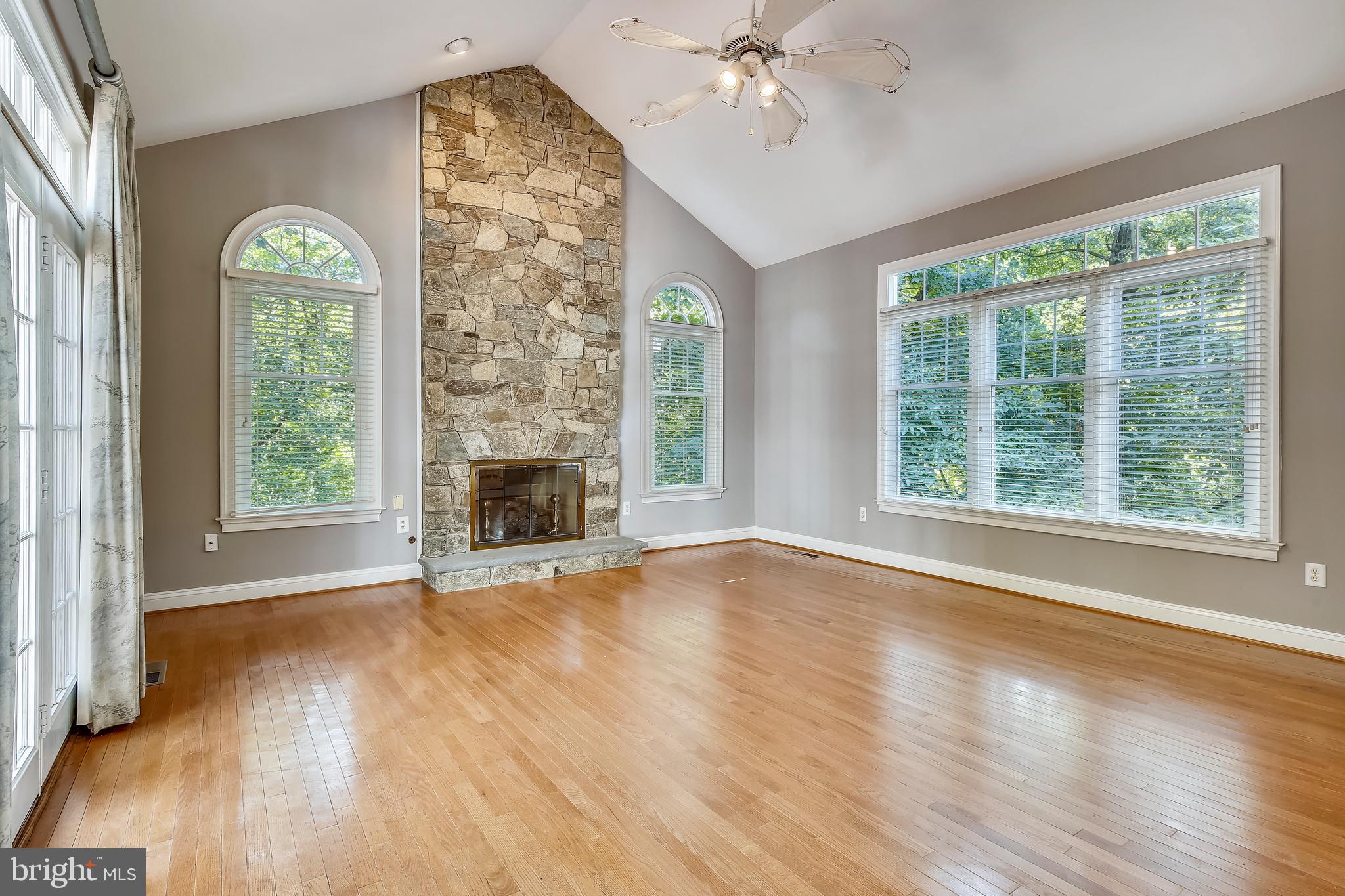 CHAIN BRIDGE - Residential