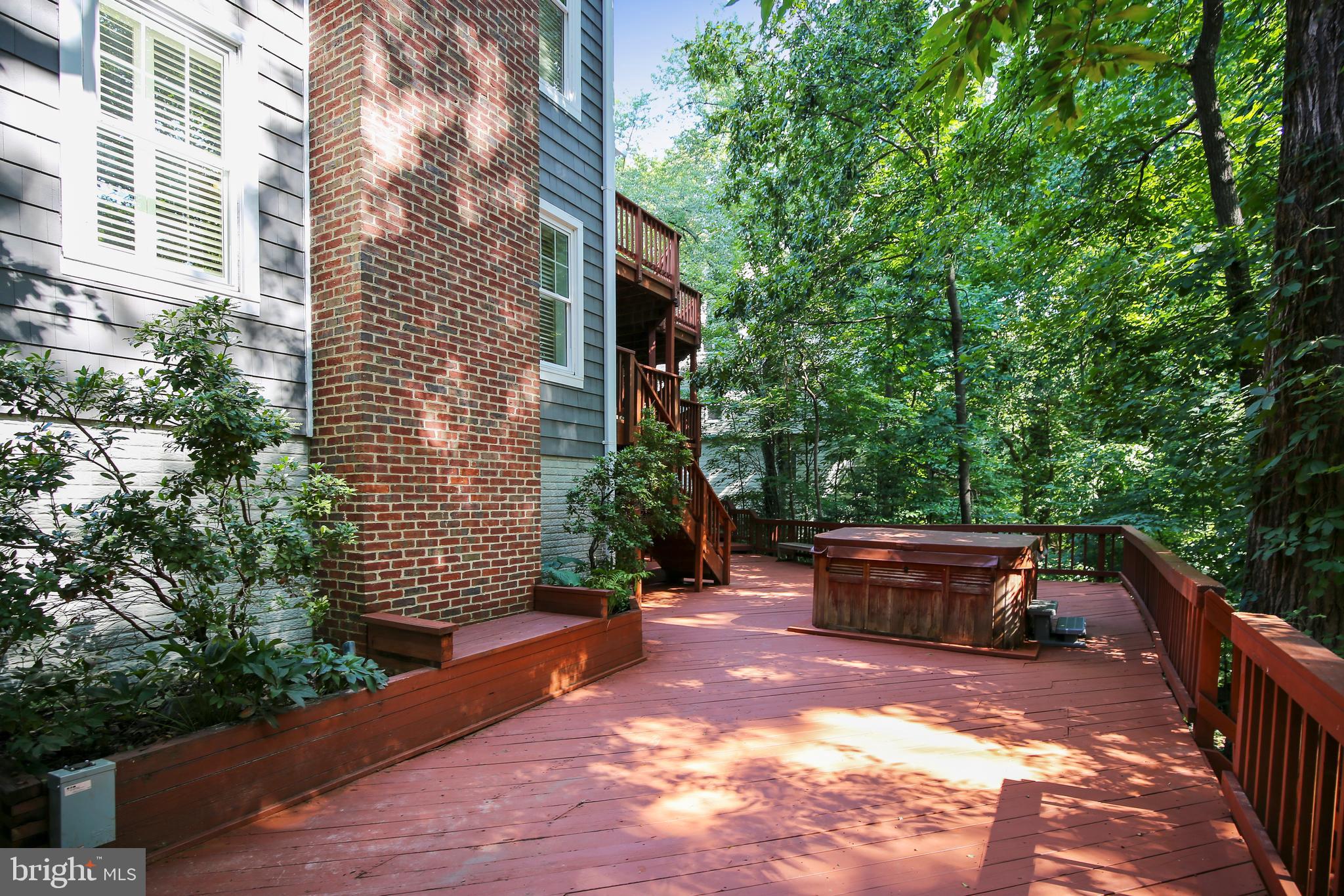 CHAIN BRIDGE - Residential