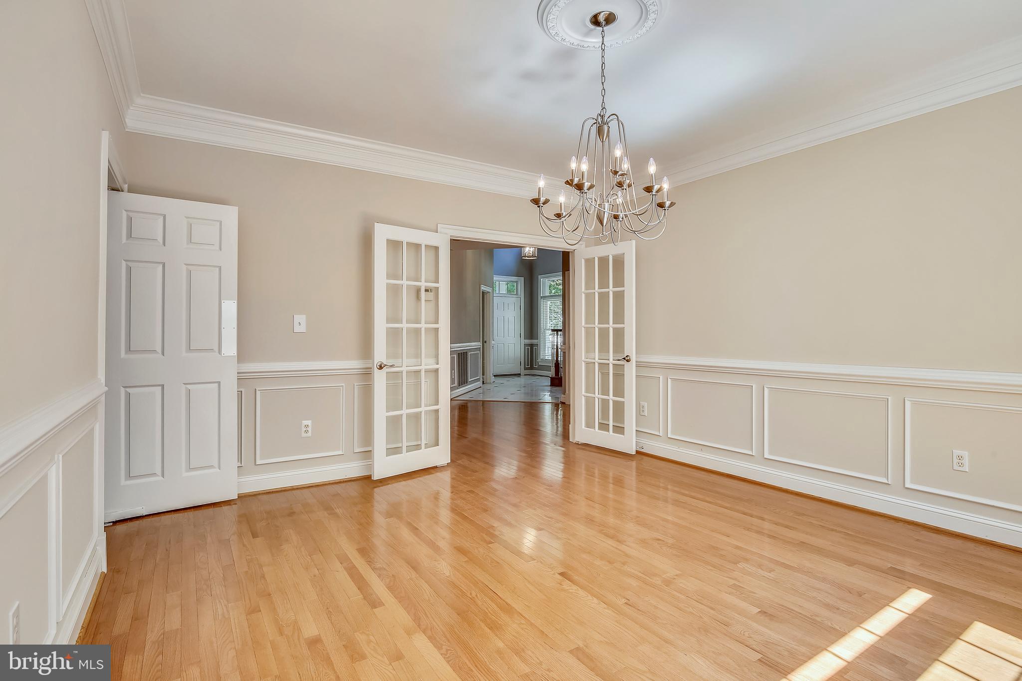 CHAIN BRIDGE - Residential