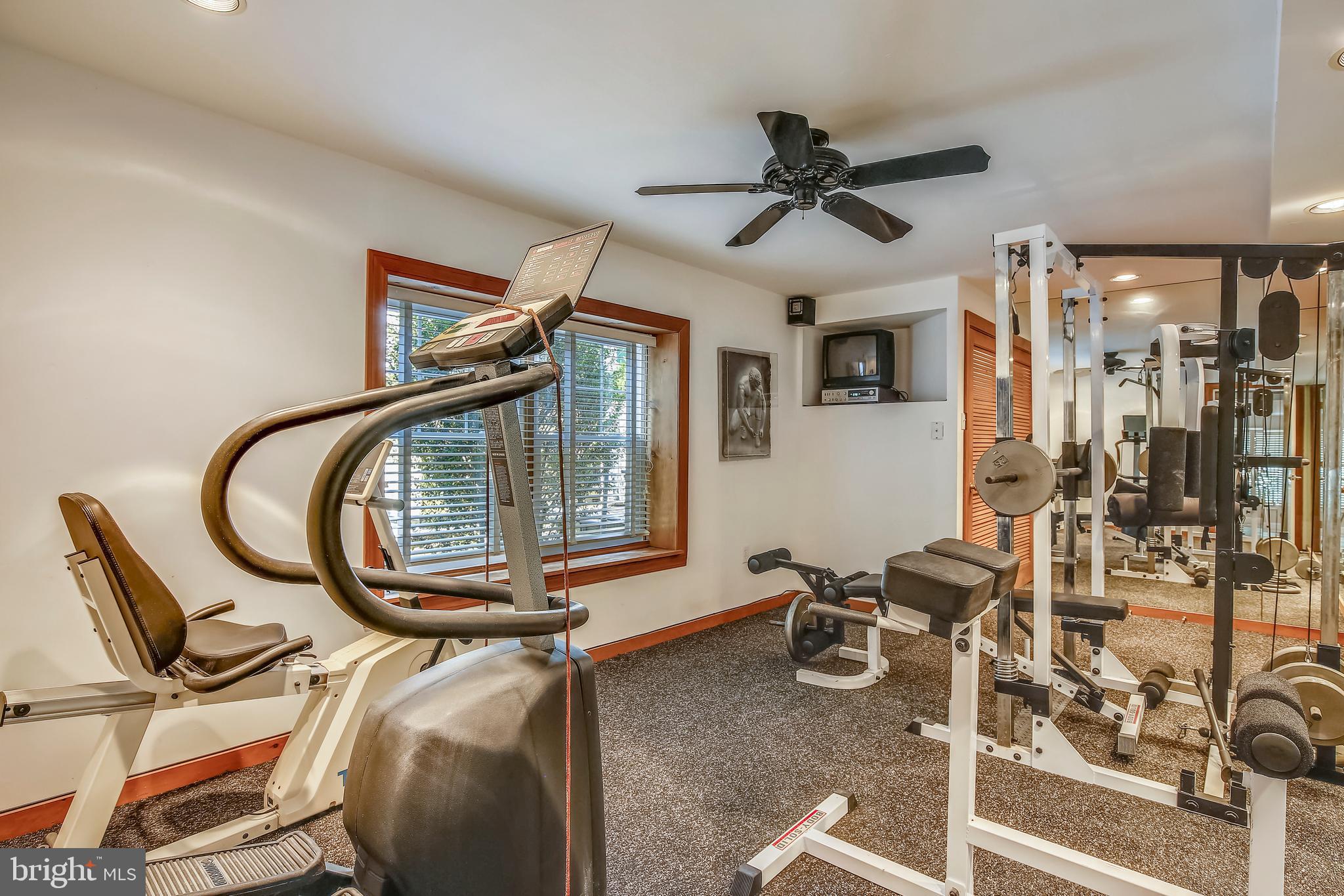 CHAIN BRIDGE - Residential