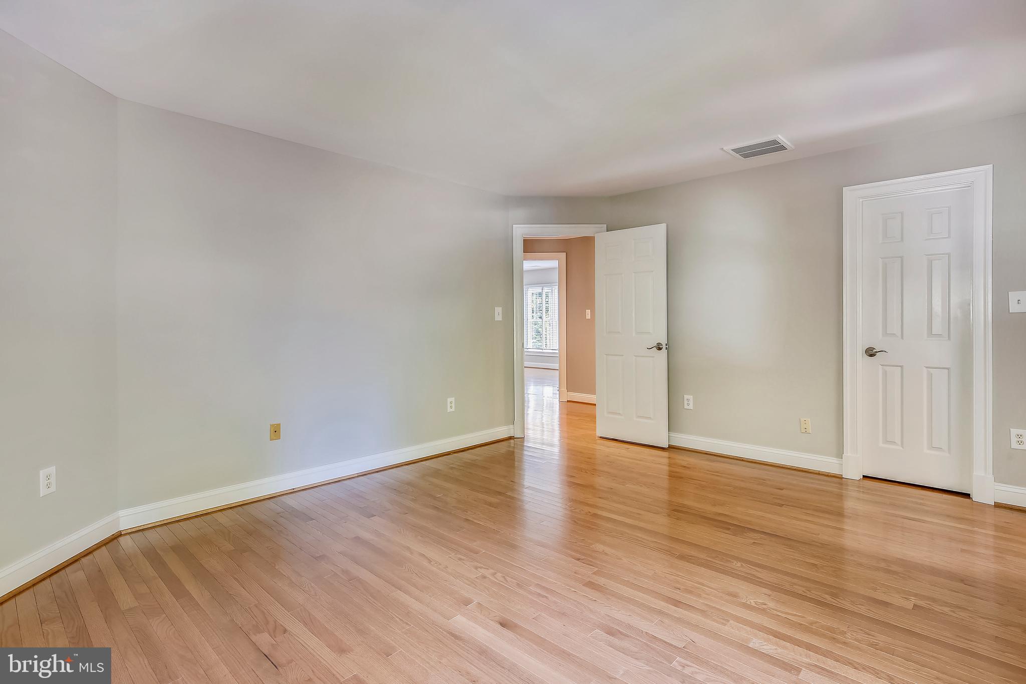 CHAIN BRIDGE - Residential