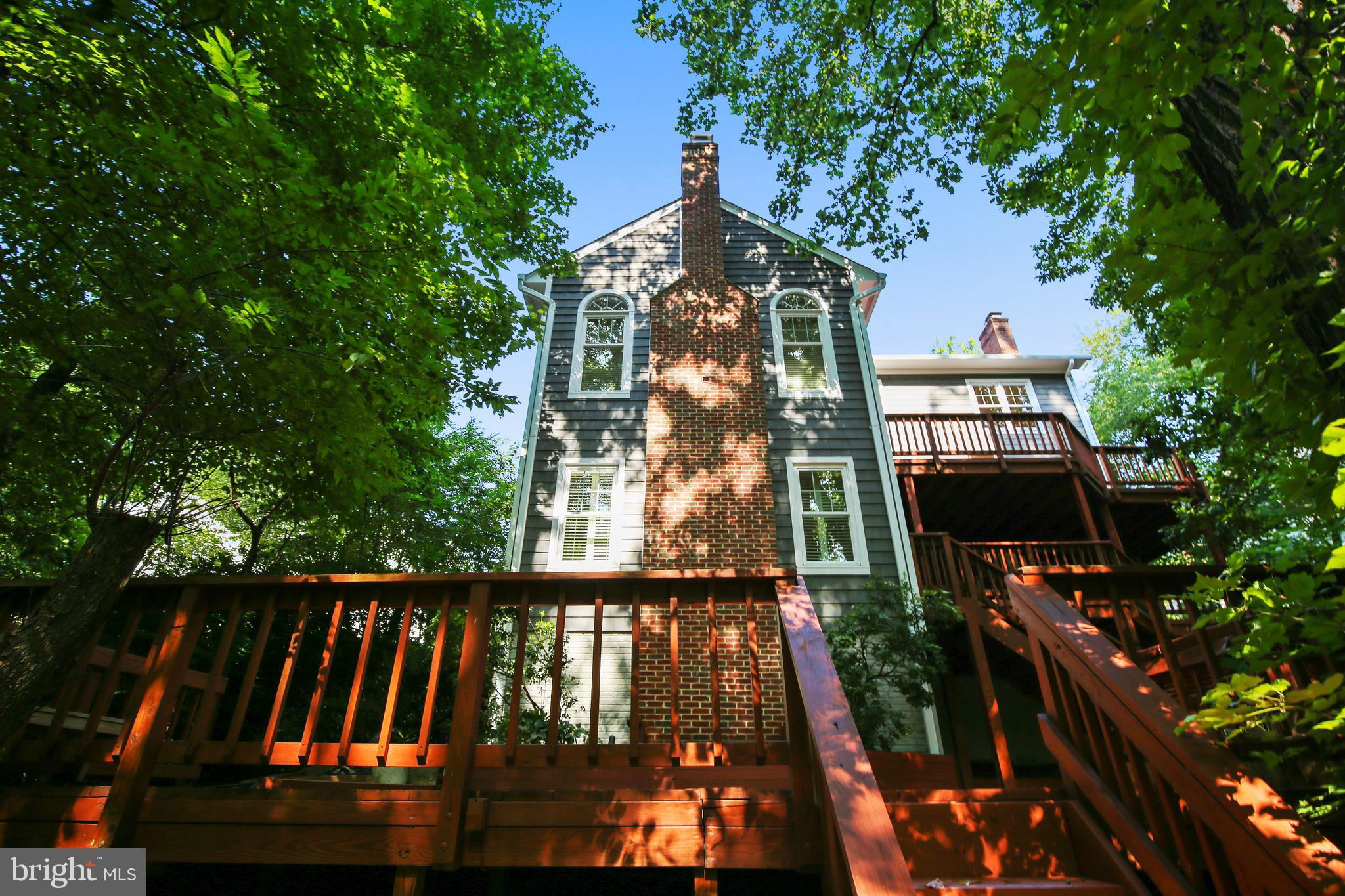 CHAIN BRIDGE - Residential
