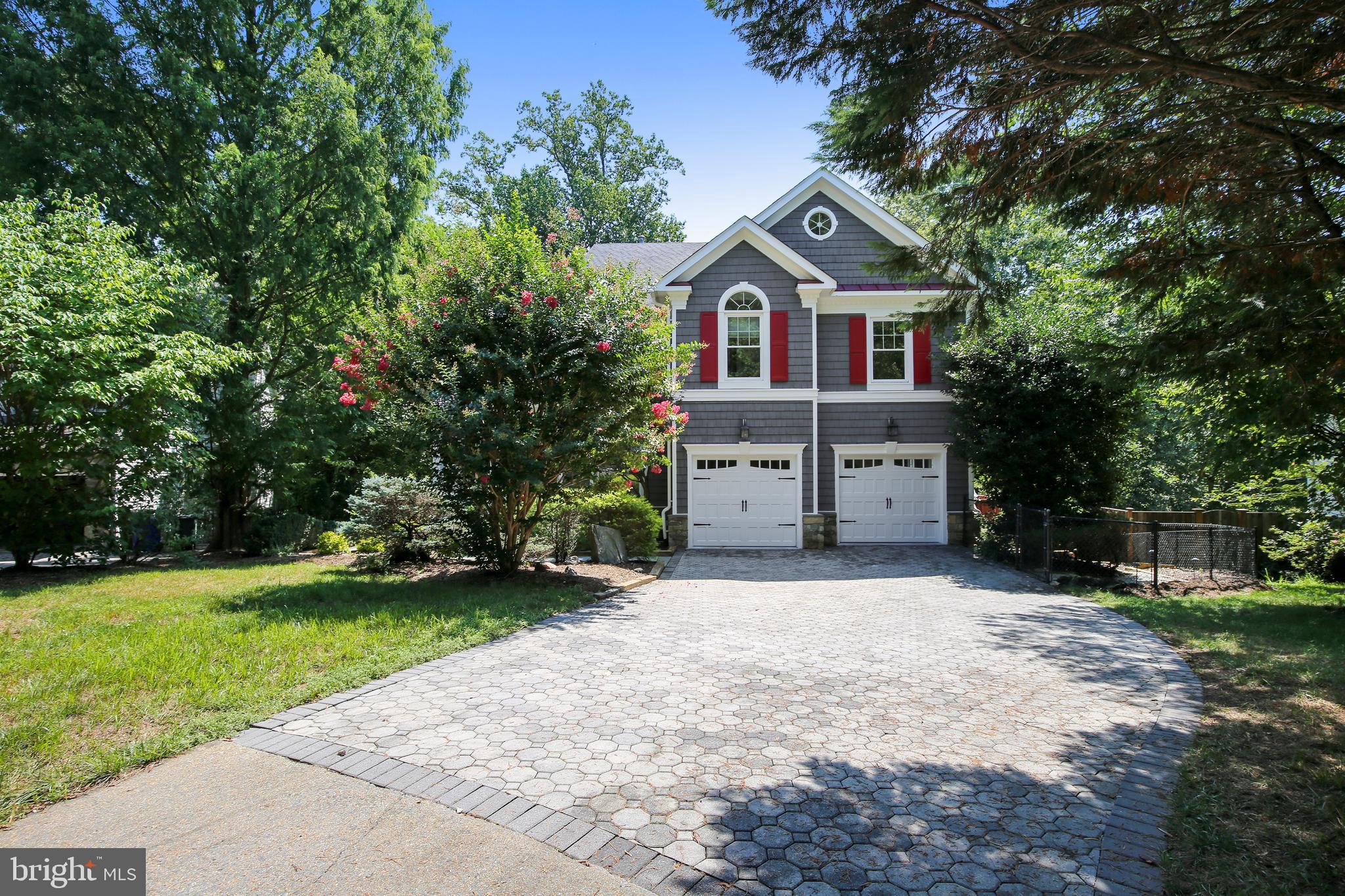 CHAIN BRIDGE - Residential