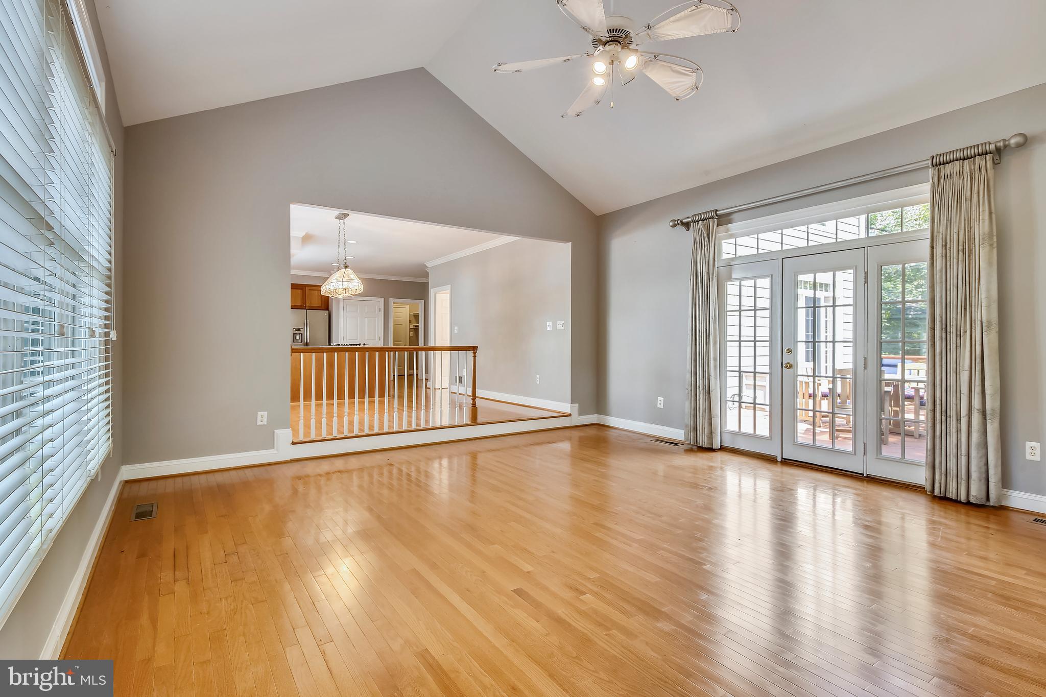 CHAIN BRIDGE - Residential