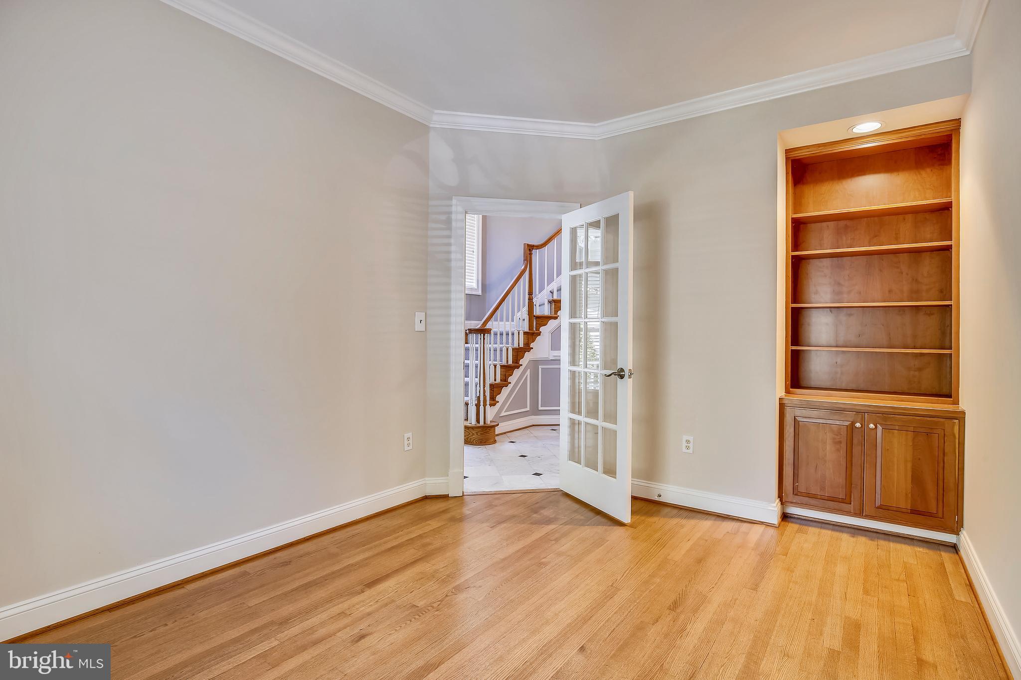 CHAIN BRIDGE - Residential