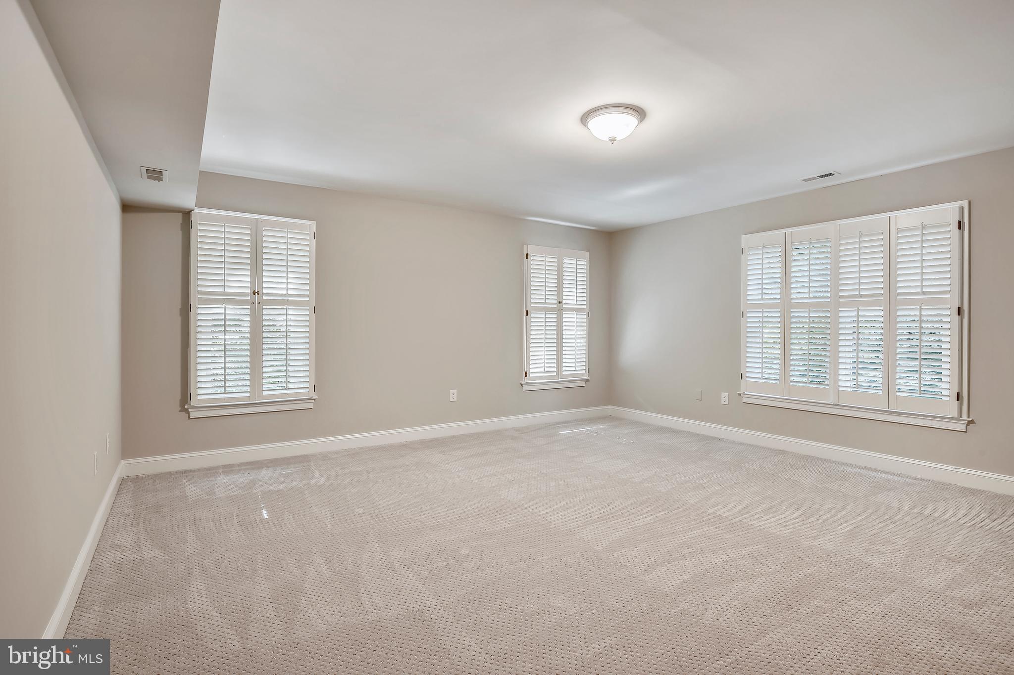 CHAIN BRIDGE - Residential