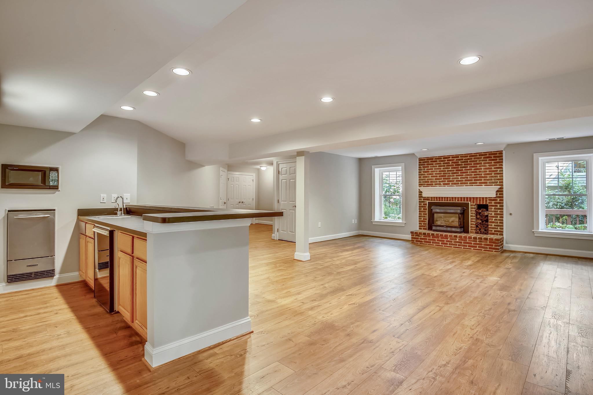 CHAIN BRIDGE - Residential