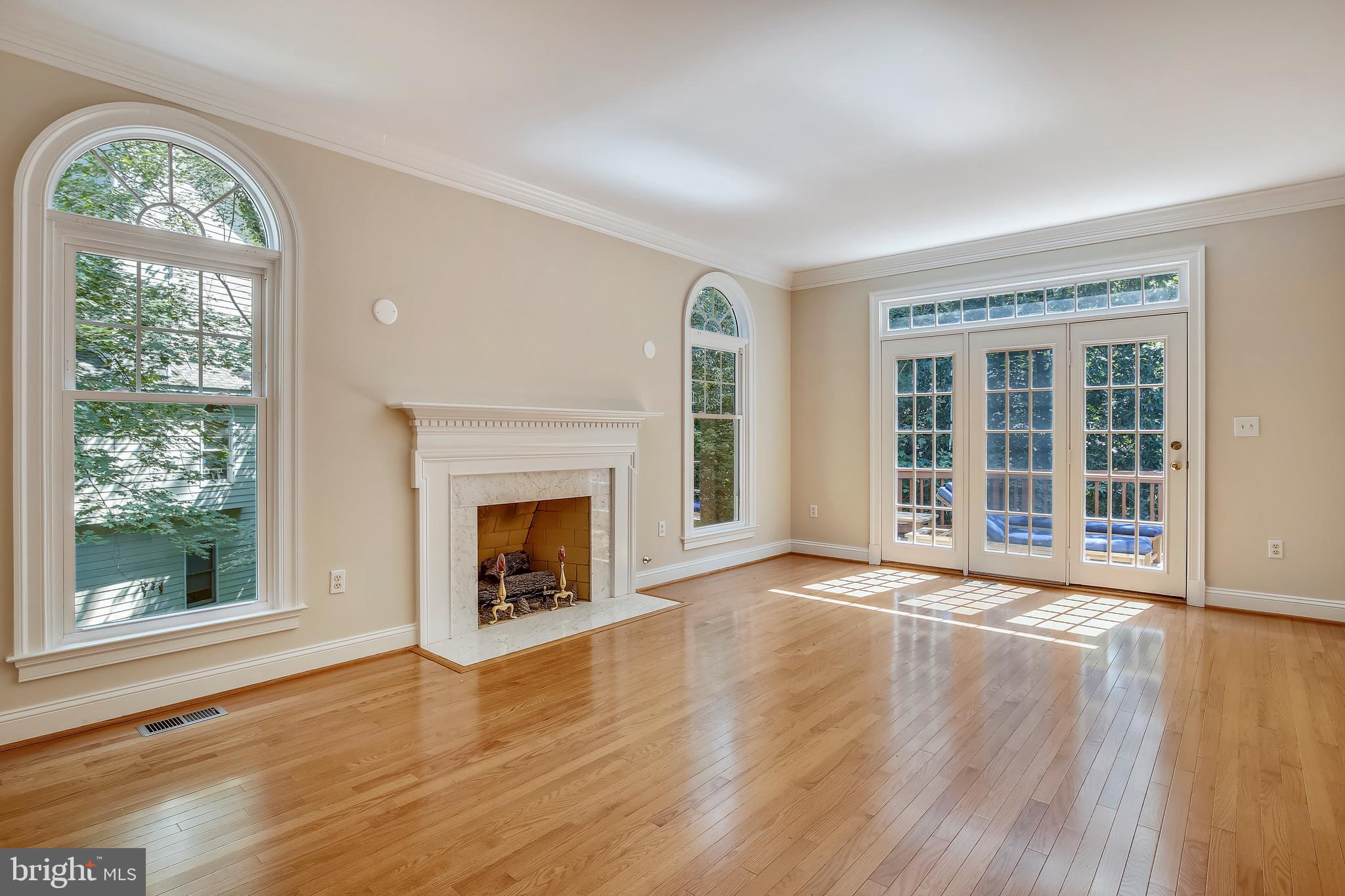 CHAIN BRIDGE - Residential