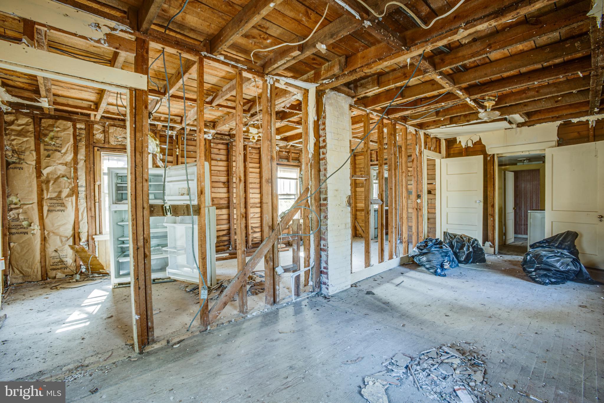 HARTWOOD - Commercial Sale