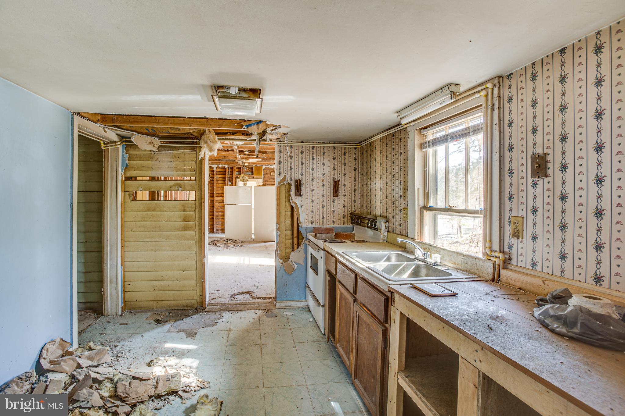 HARTWOOD - Commercial Sale