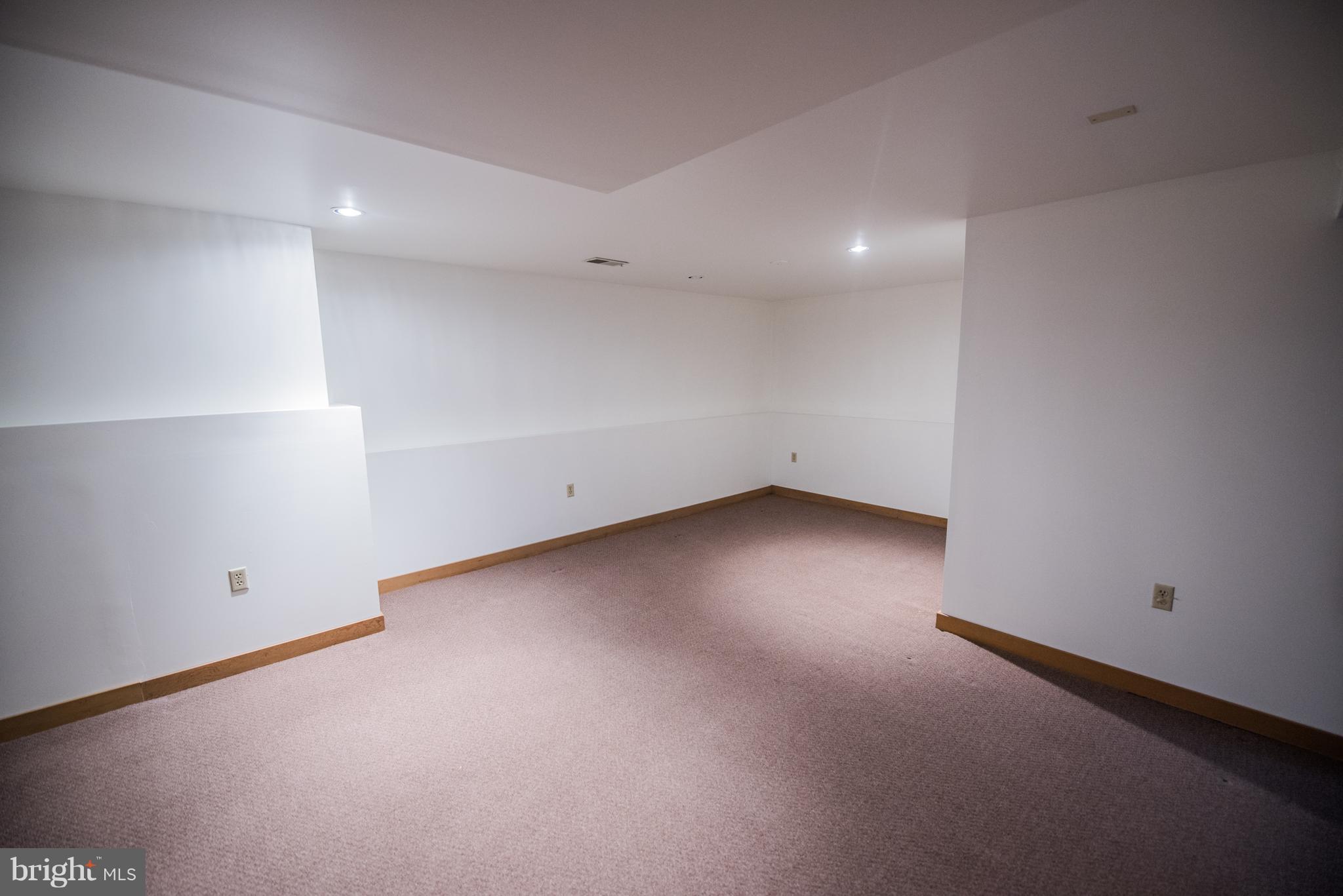 WILLOWDALE - Residential