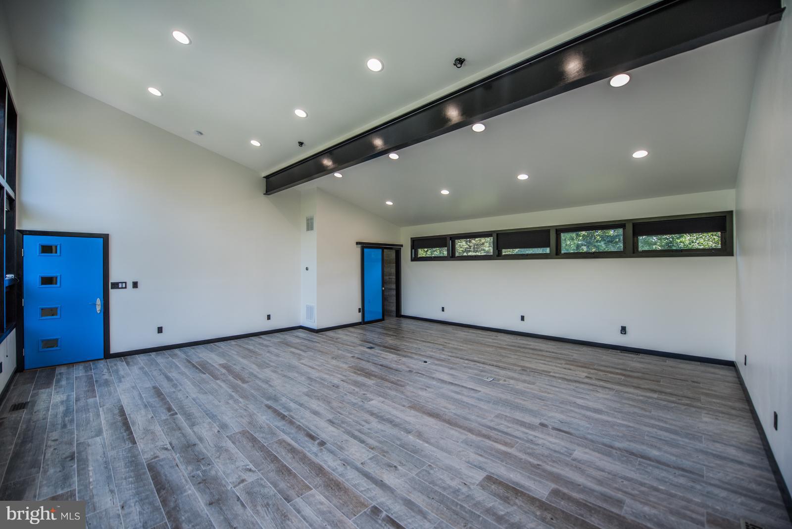 WILLOWDALE - Residential