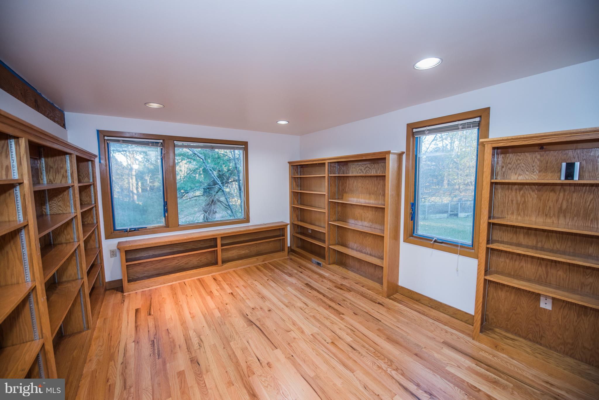 WILLOWDALE - Residential