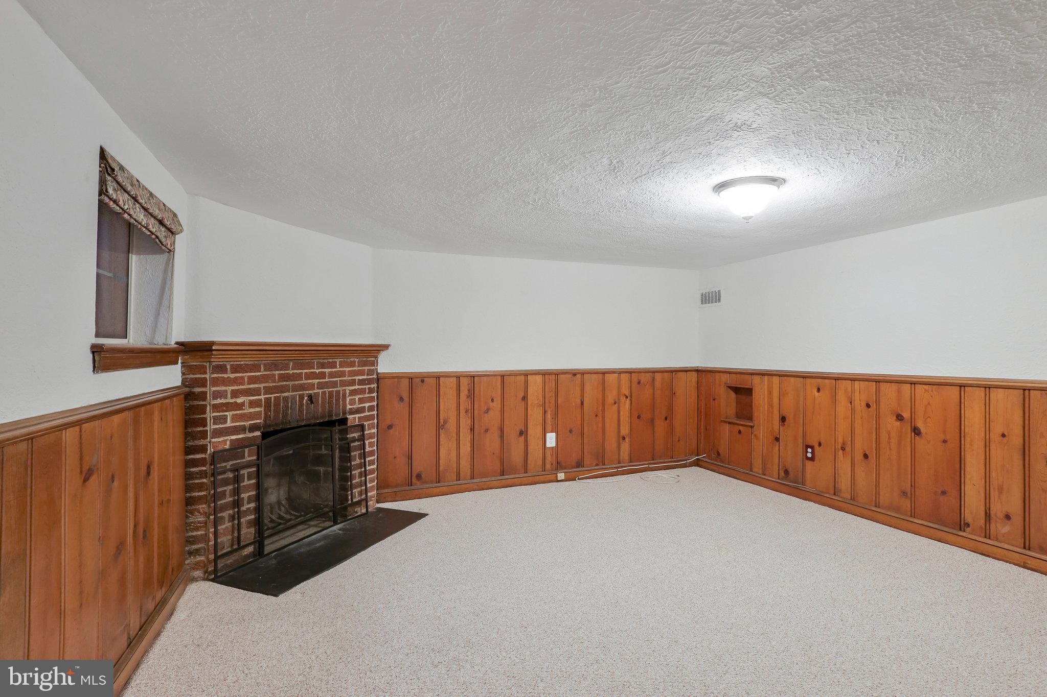 OLD TOWN/DEMPSEY - Residential Lease