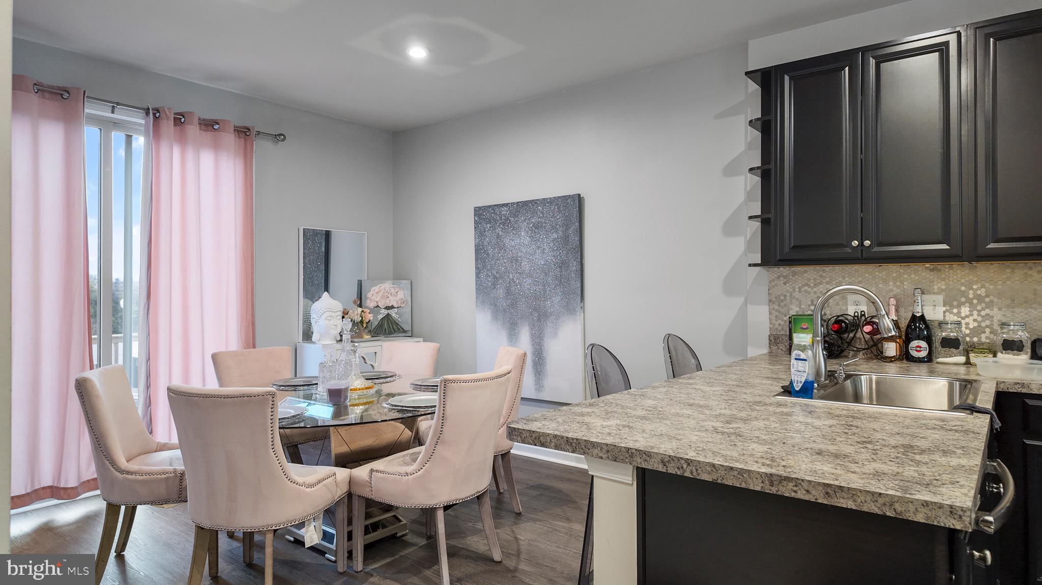 OLDHAM CROSSING - Residential Lease