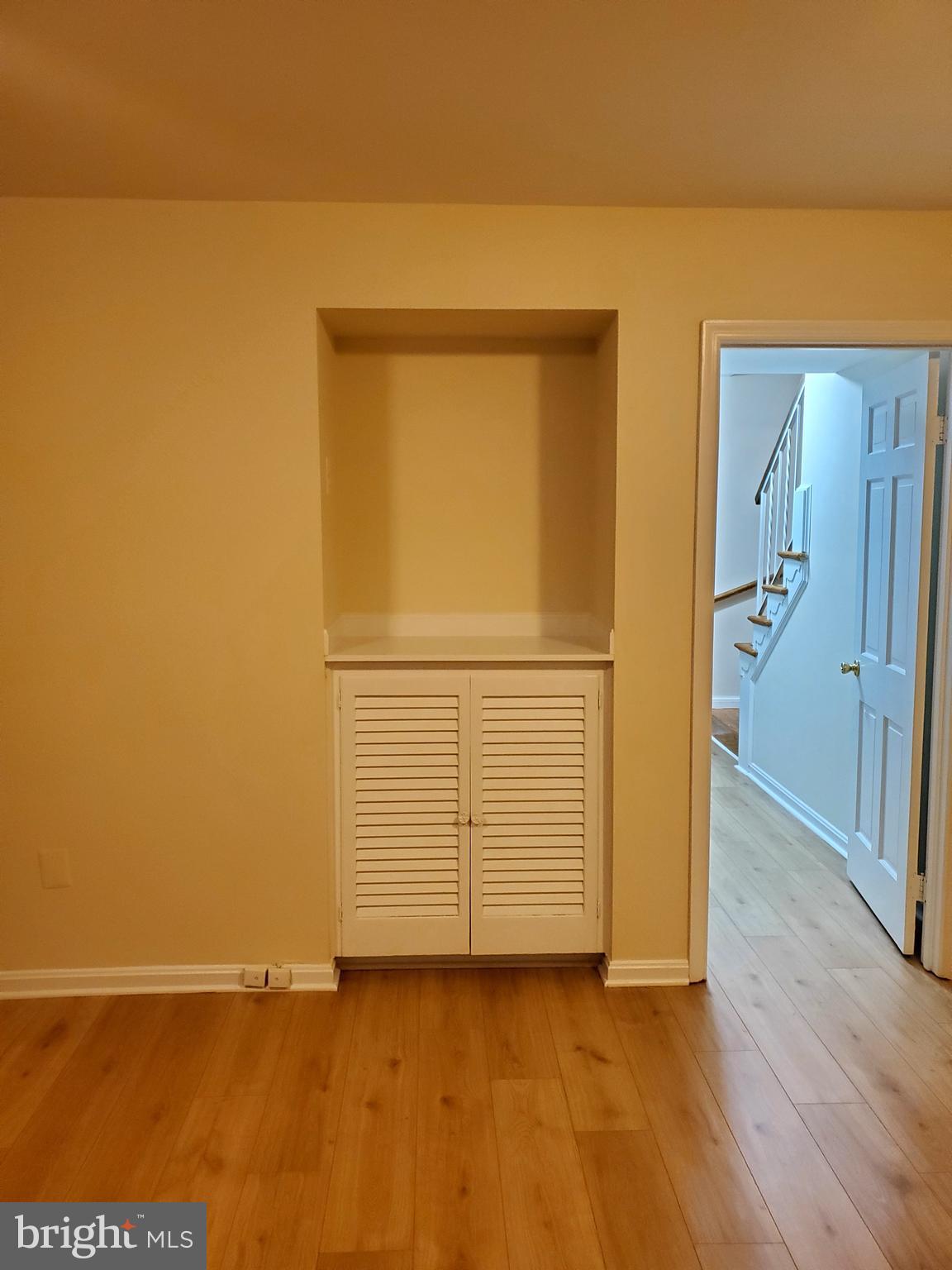 KINGS MANOR TOWNE HOUSES - Residential Lease