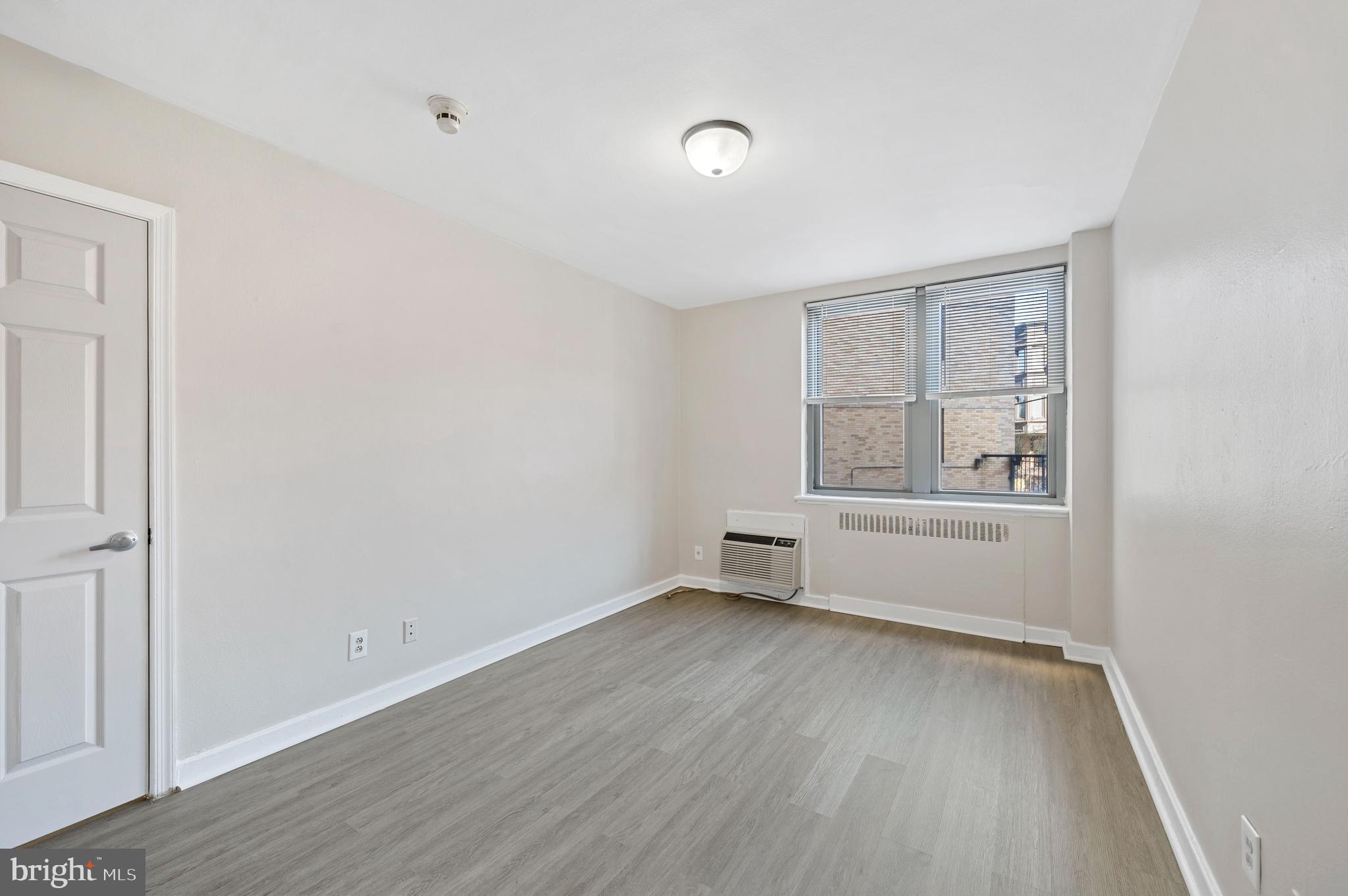 ART MUSEUM AREA - Residential Lease