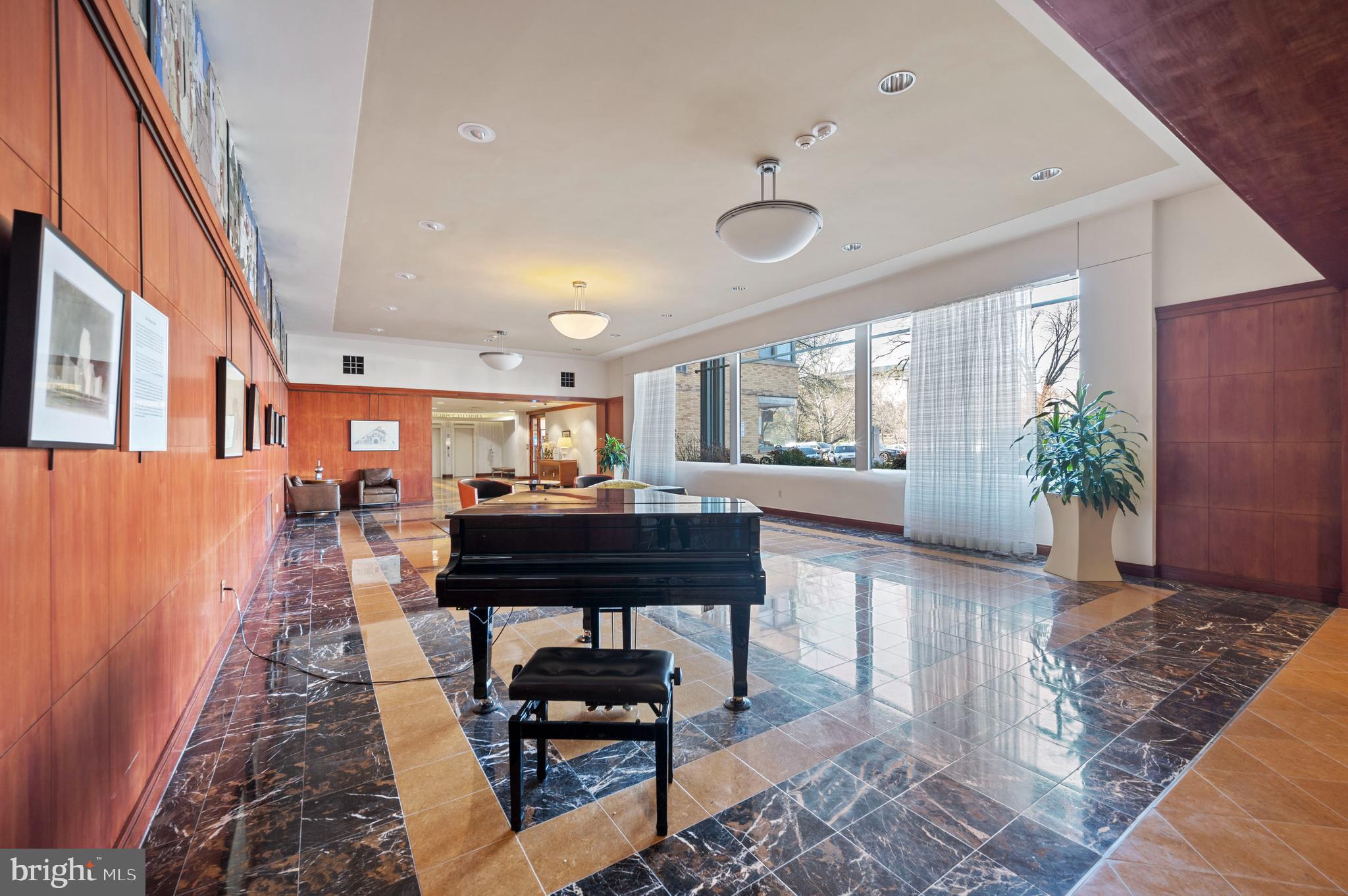 ART MUSEUM AREA - Residential Lease