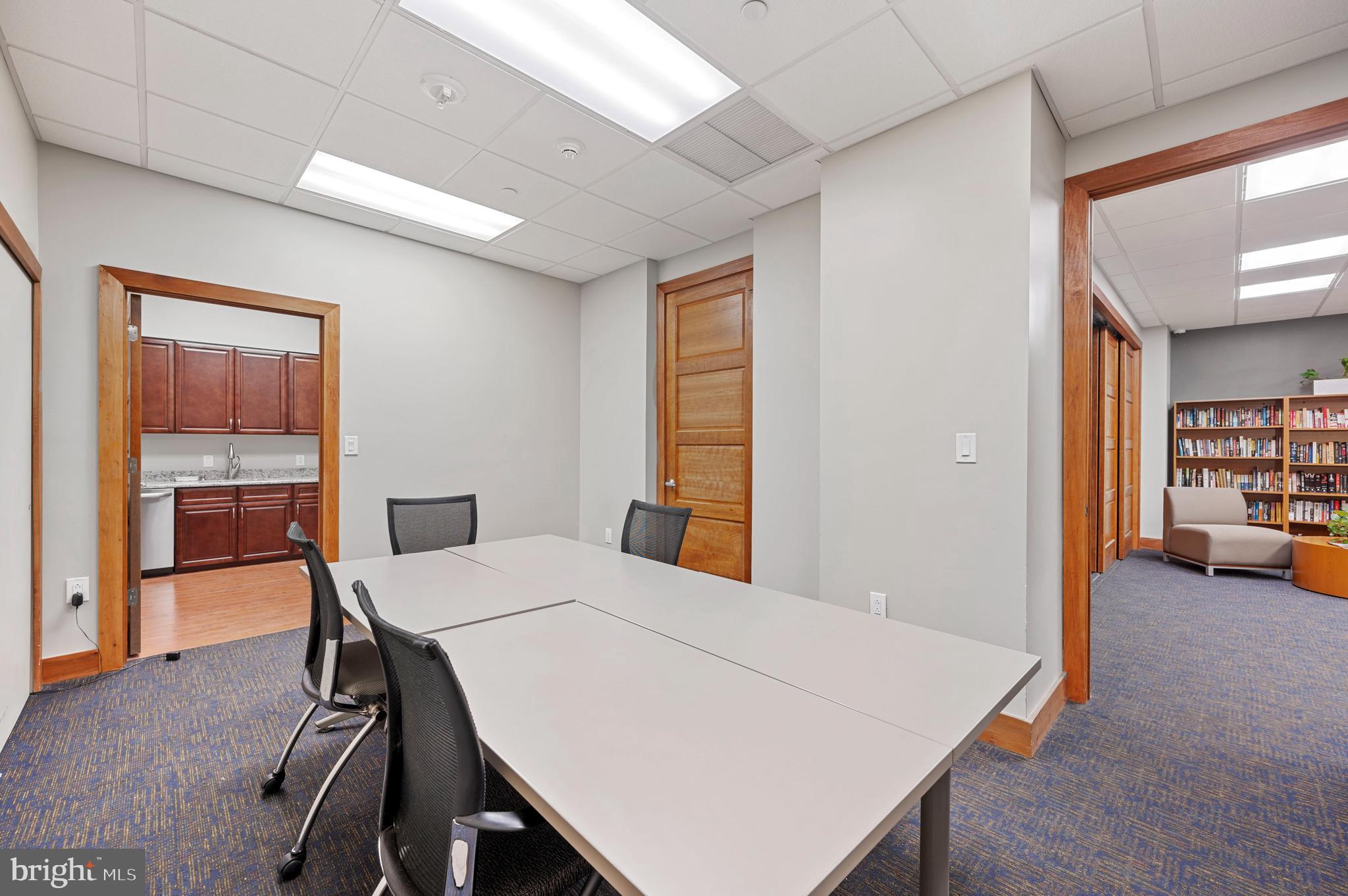 ART MUSEUM AREA - Residential Lease