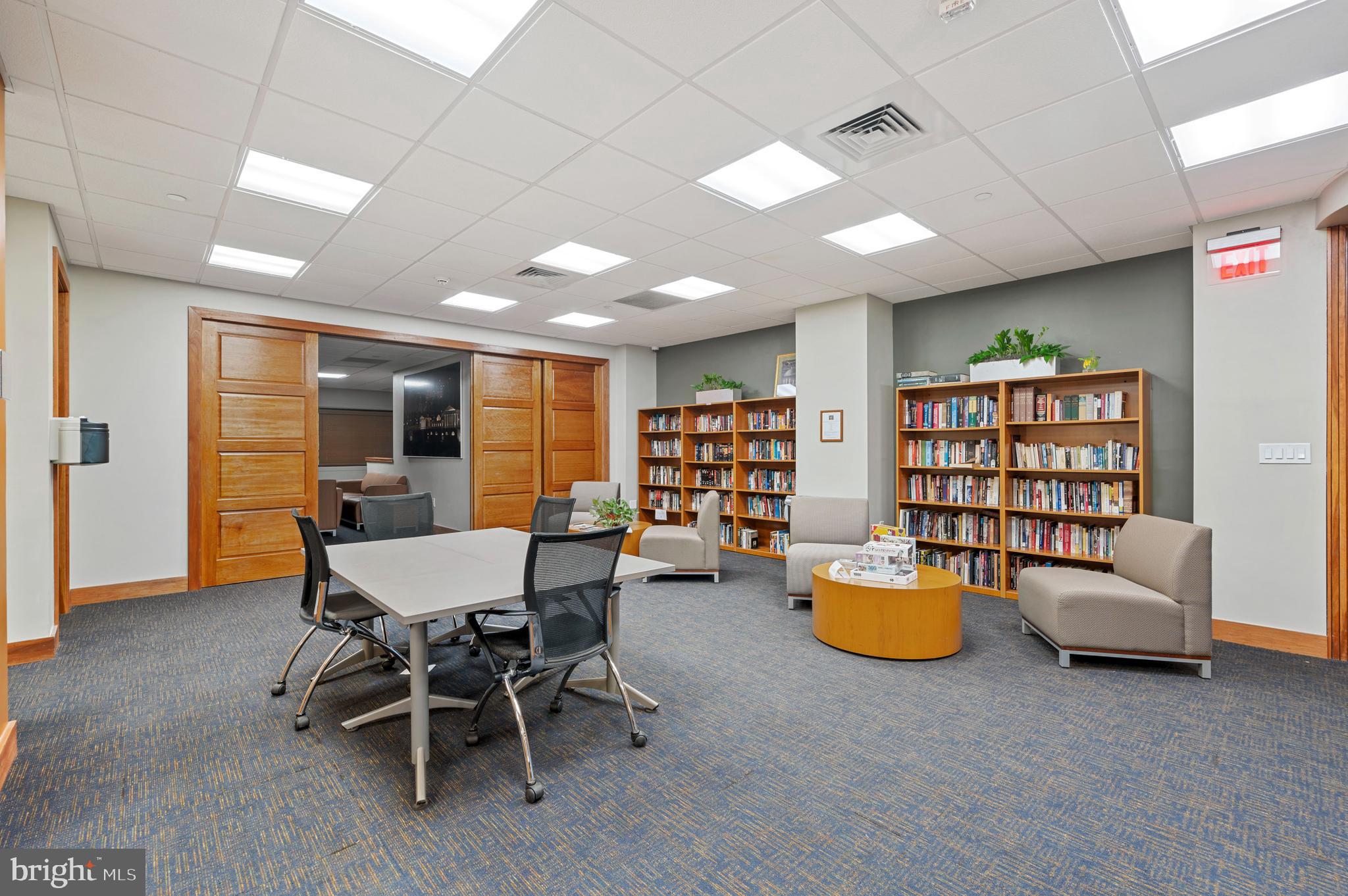 ART MUSEUM AREA - Residential Lease