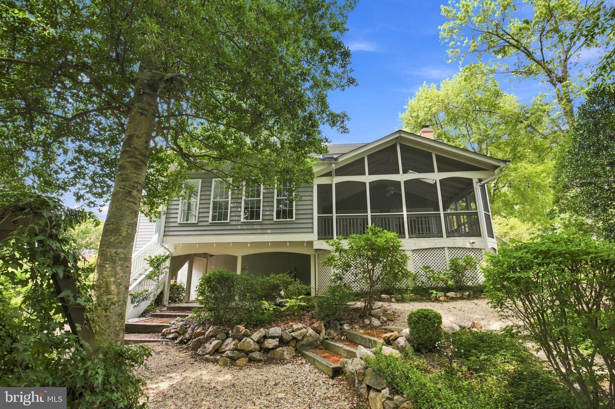 9525 OAK STREAM COURT
