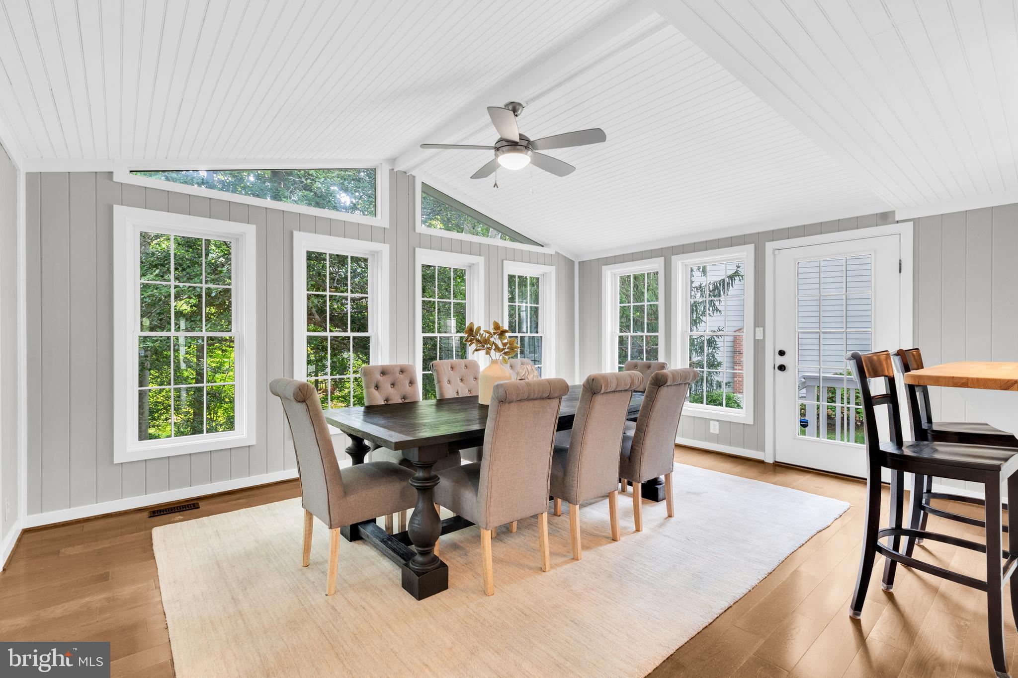 9525 OAK STREAM COURT