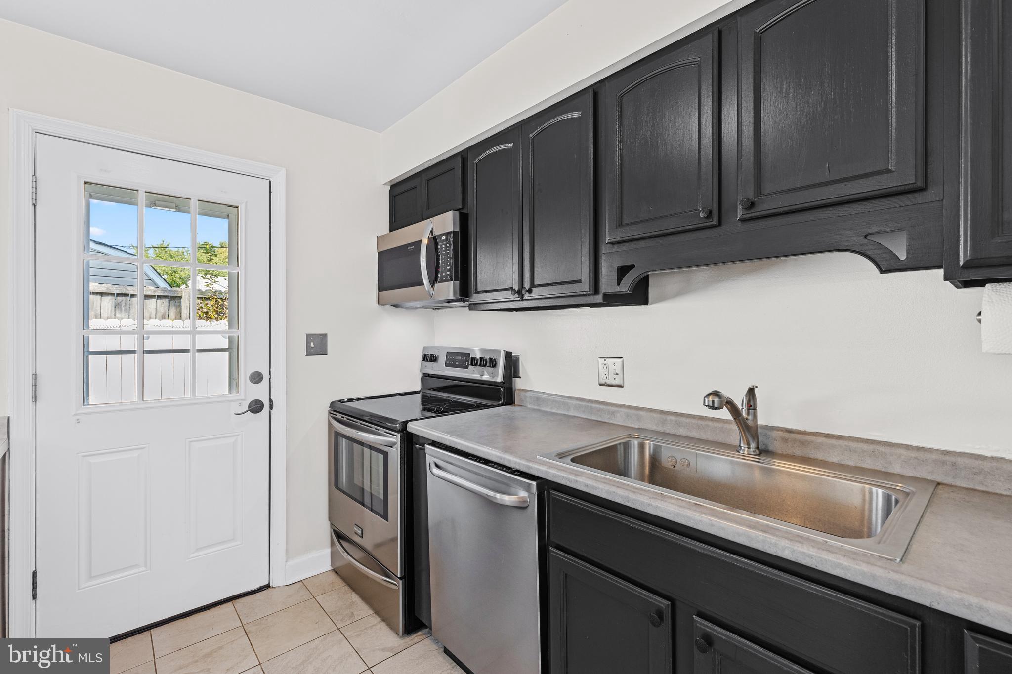 PINE GROVE HOMES - Residential Lease