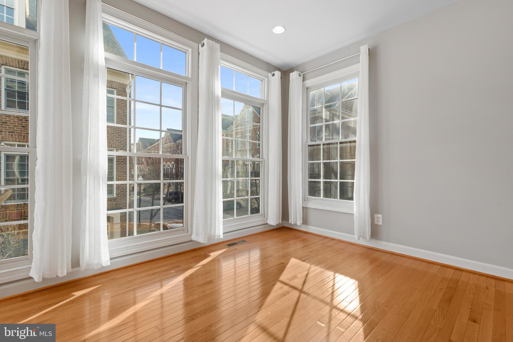 CAMERON STATION - Residential Lease