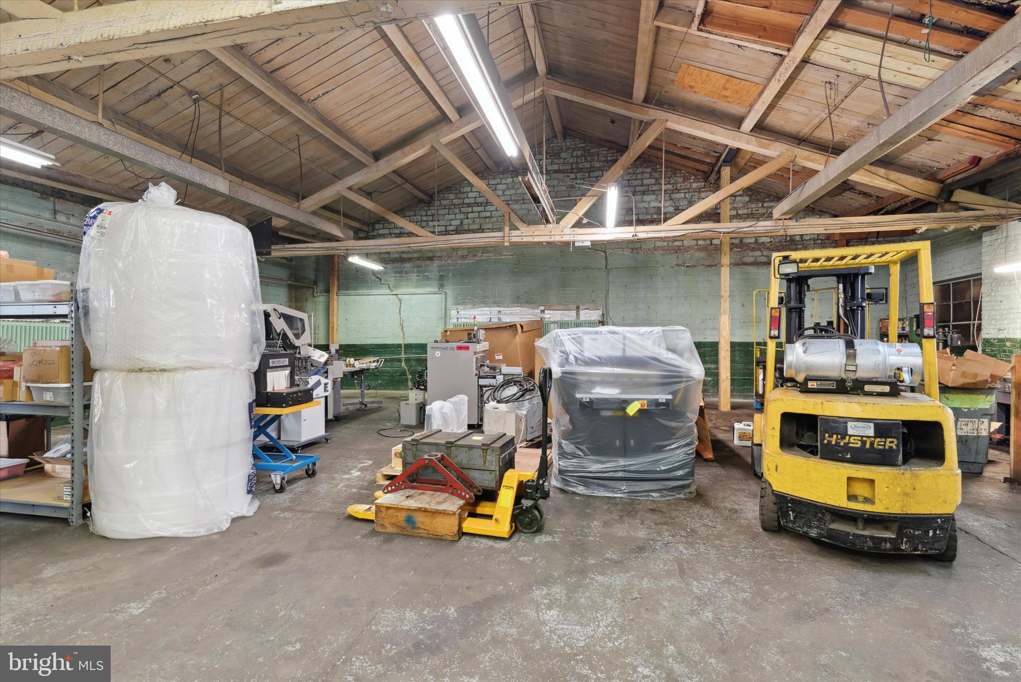 PORT RICHMOND - Commercial Sale