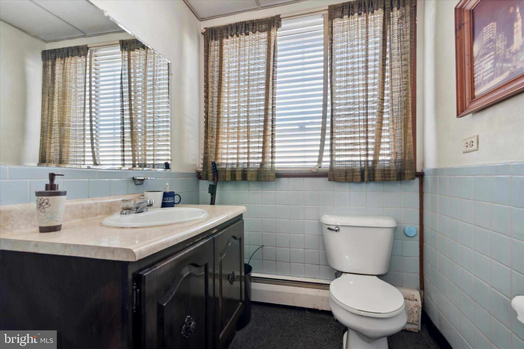 PORT RICHMOND - Commercial Sale