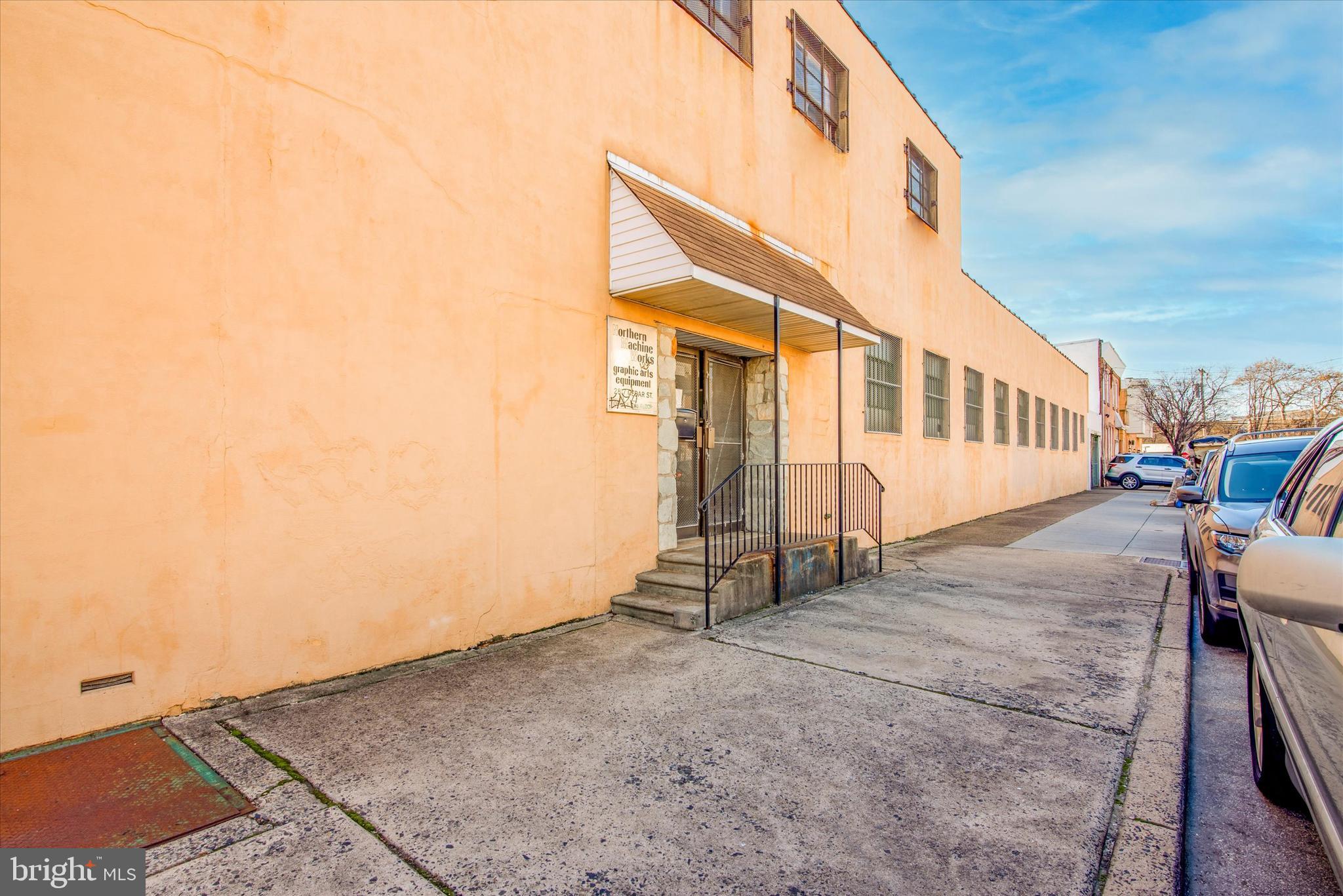 PORT RICHMOND - Commercial Sale