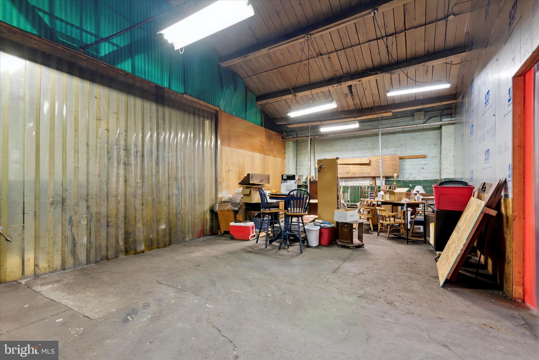 PORT RICHMOND - Commercial Sale