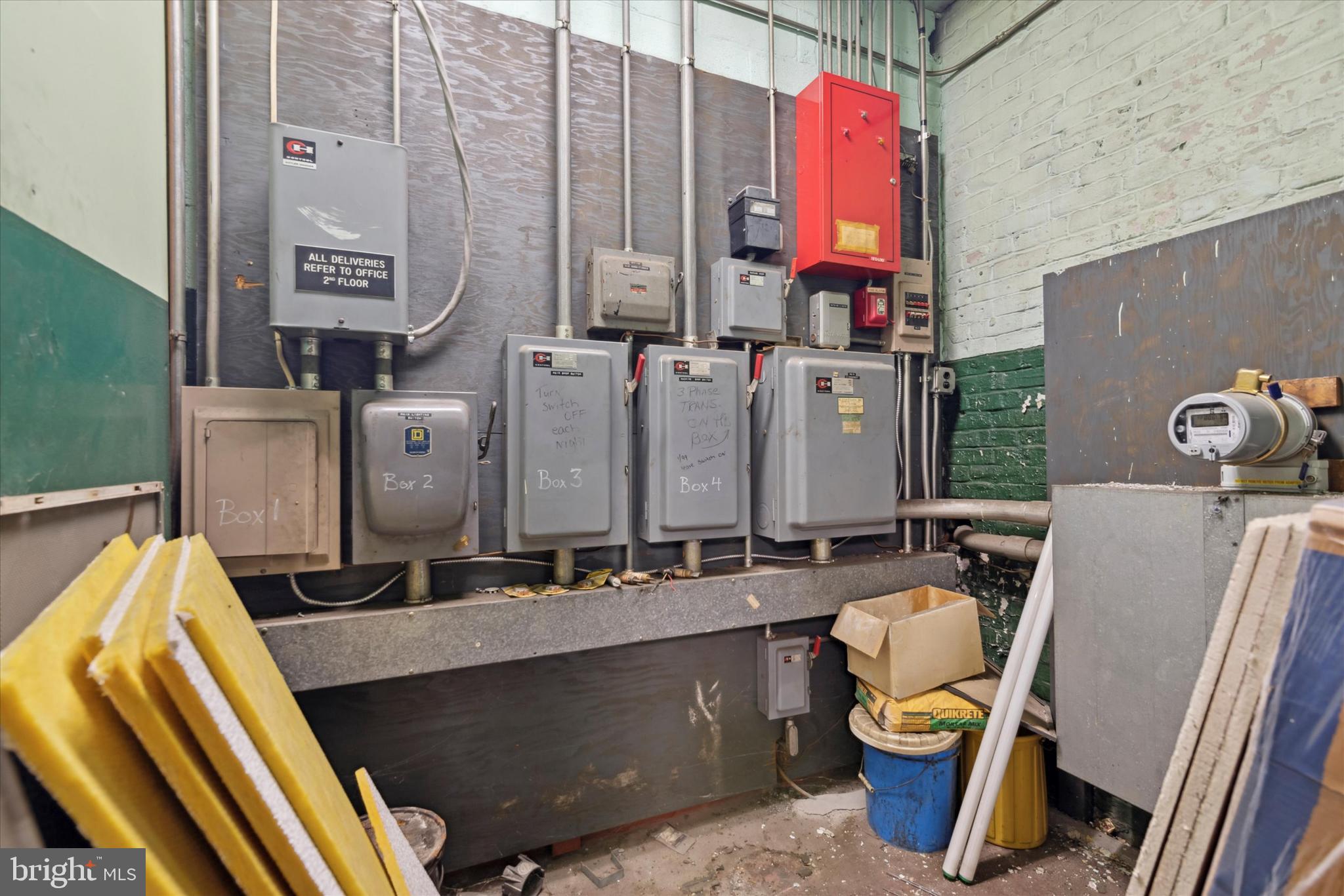 PORT RICHMOND - Commercial Sale