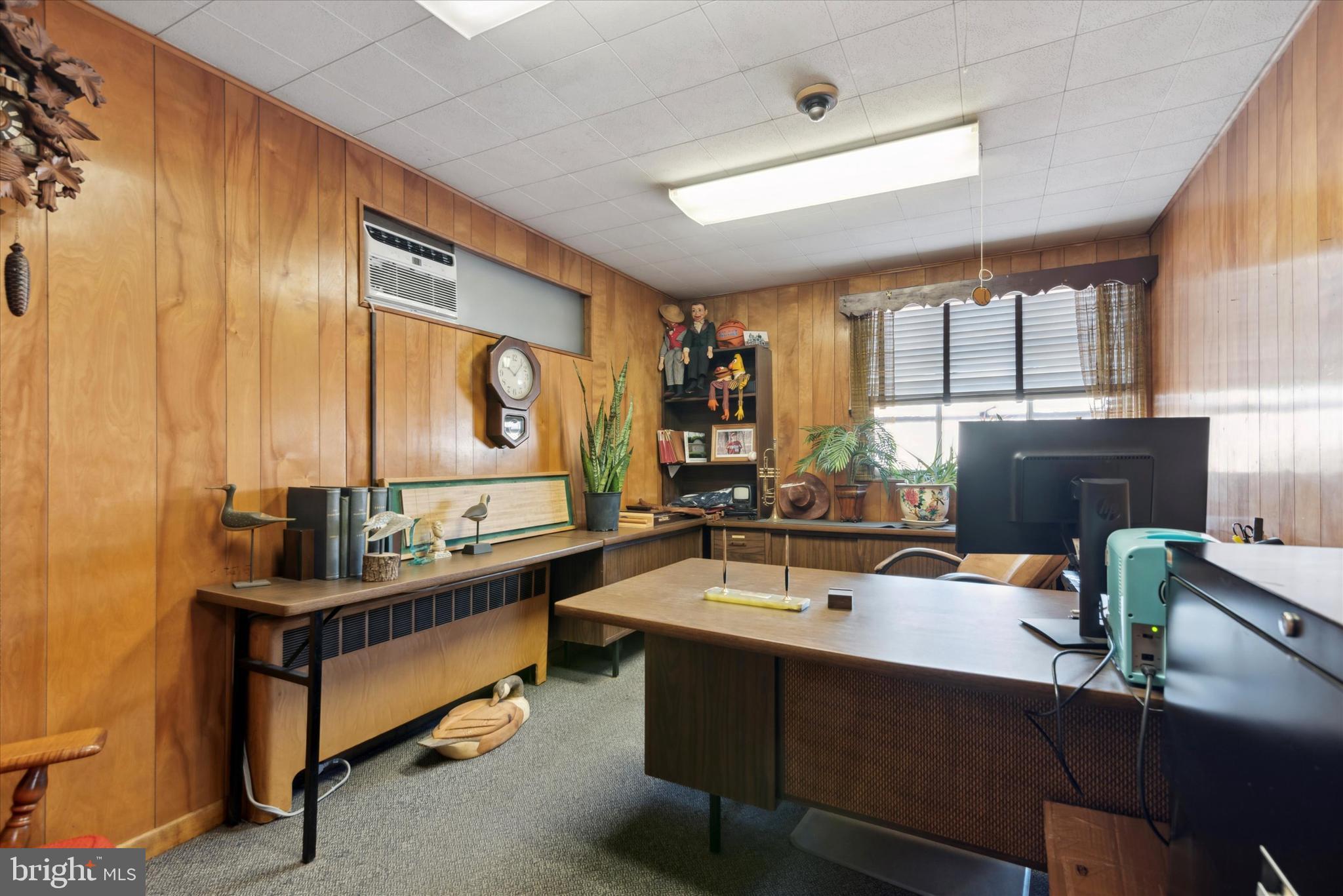 PORT RICHMOND - Commercial Sale