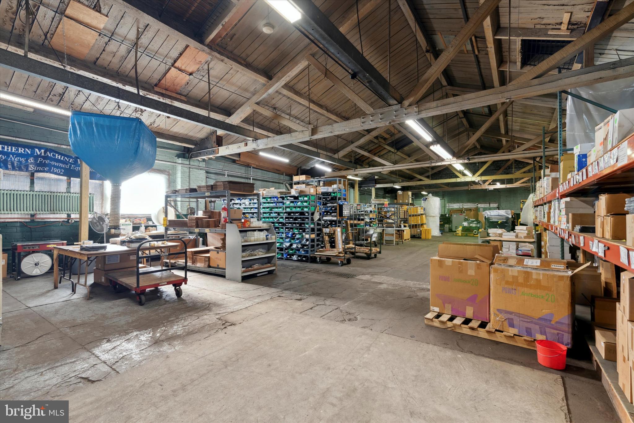 PORT RICHMOND - Commercial Sale