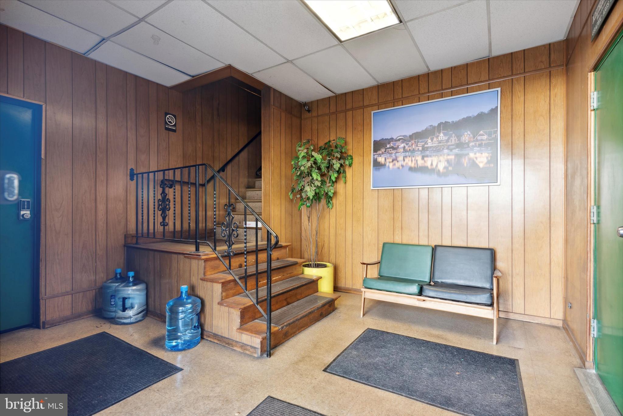 PORT RICHMOND - Commercial Sale