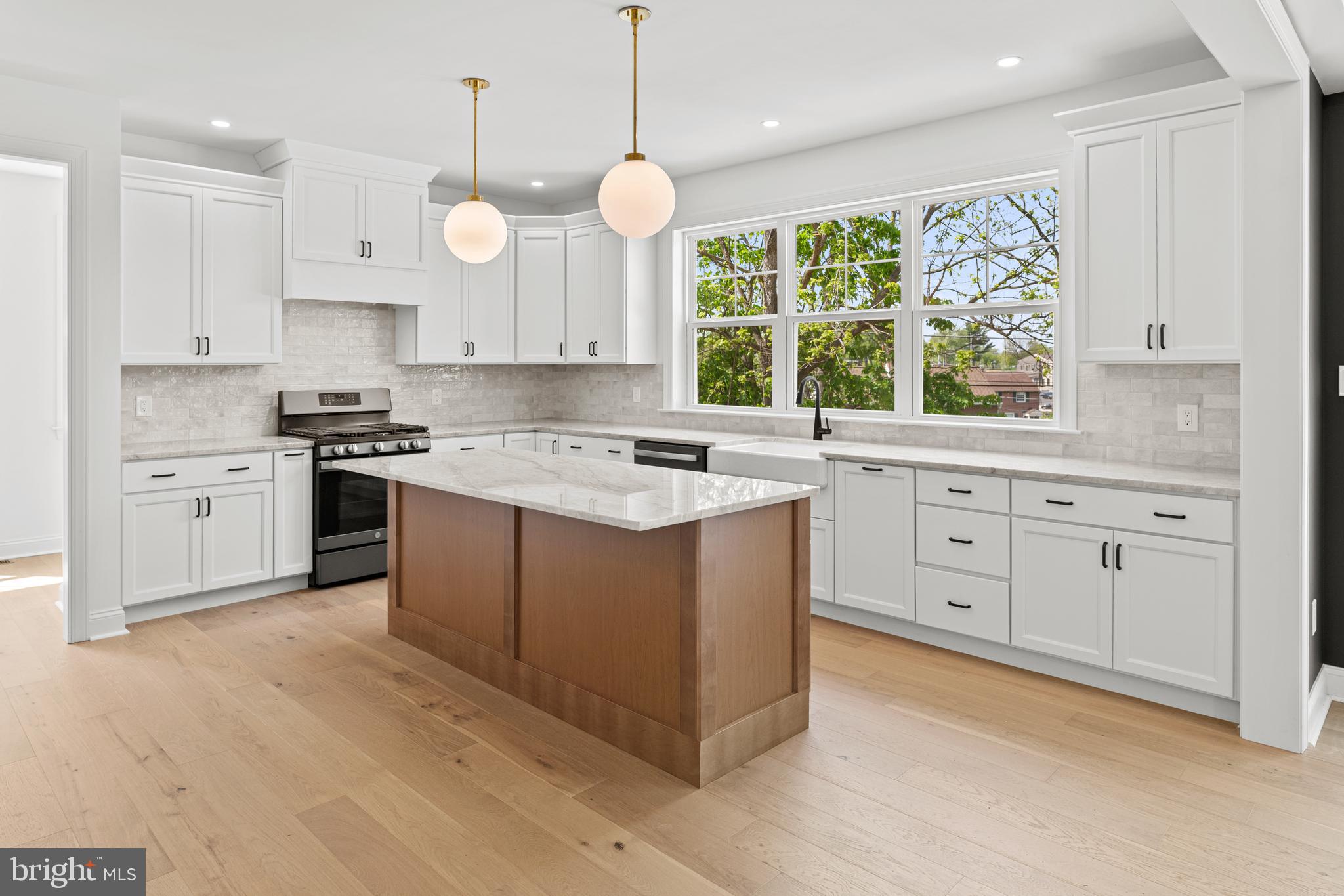 MERION HILL - Residential