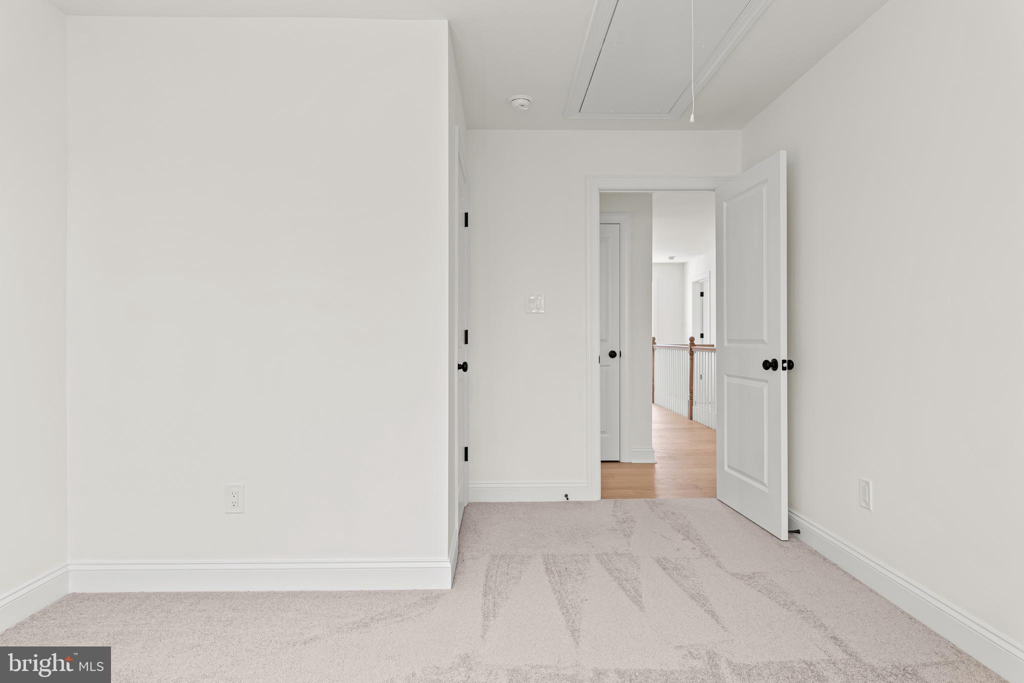 MERION HILL - Residential