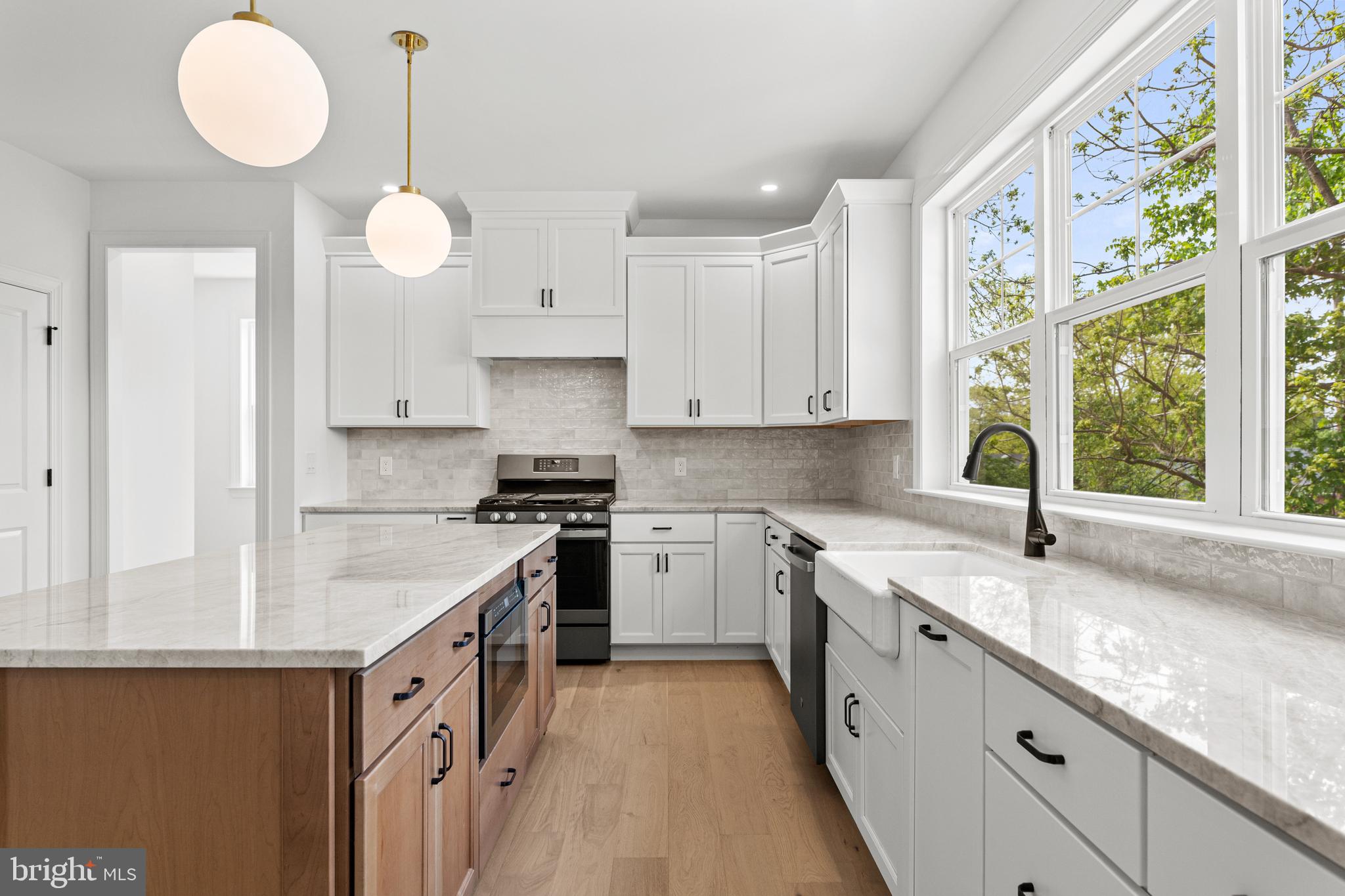 MERION HILL - Residential