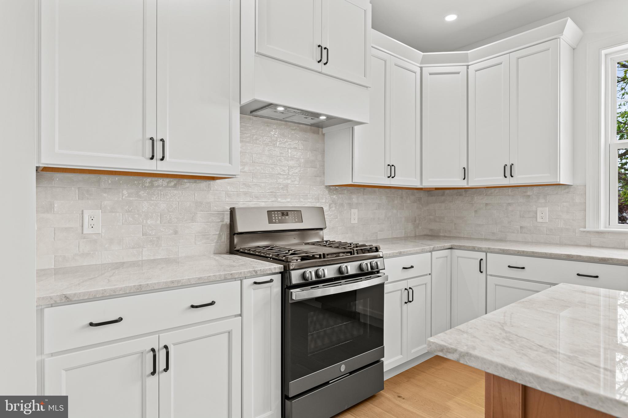 MERION HILL - Residential