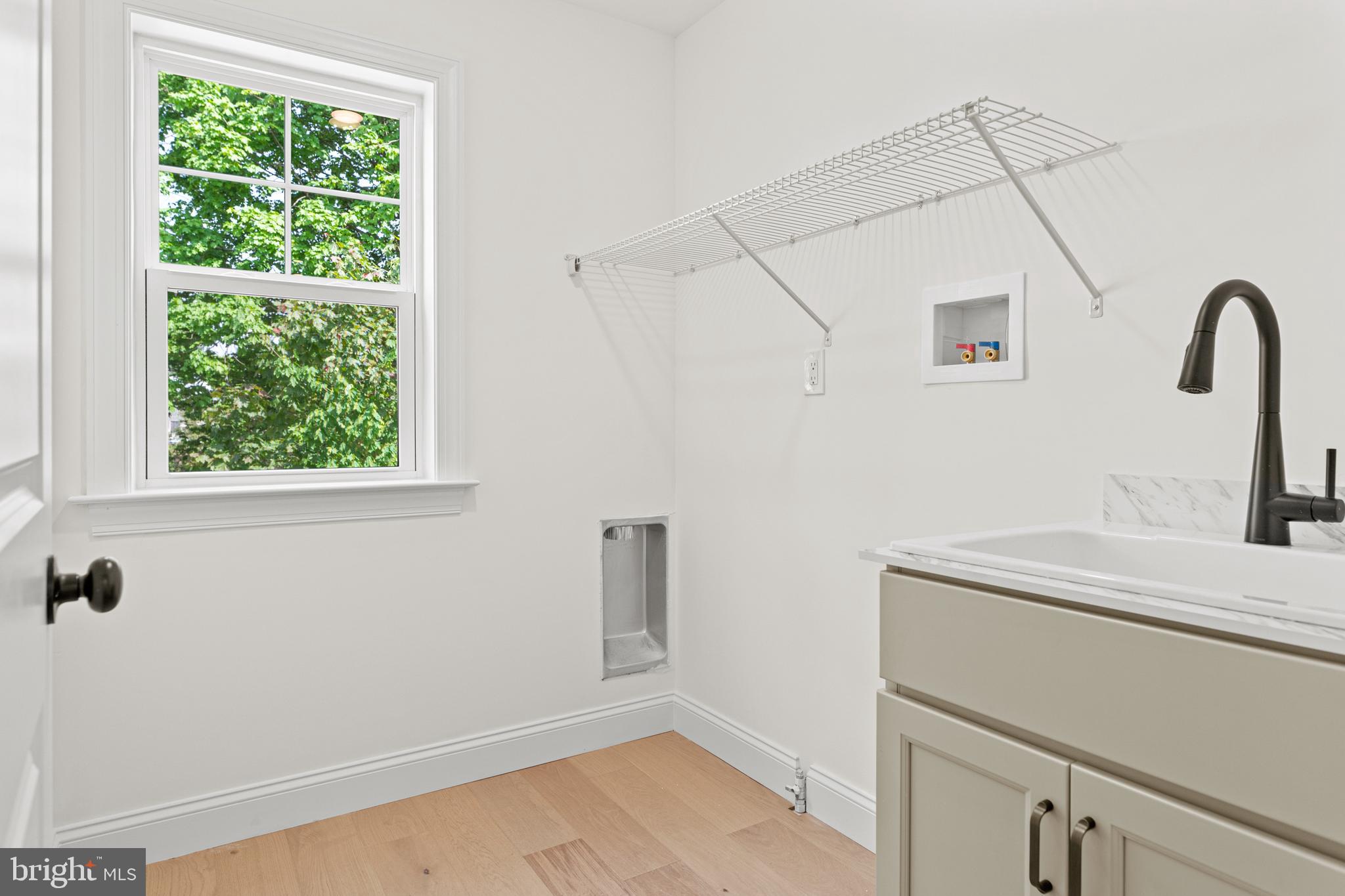 MERION HILL - Residential