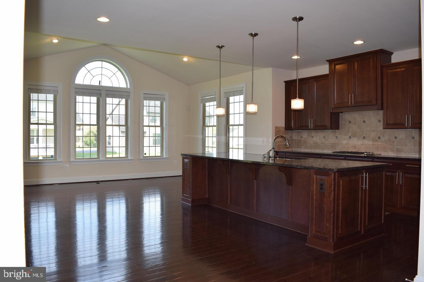 MARBURY - Residential Lease