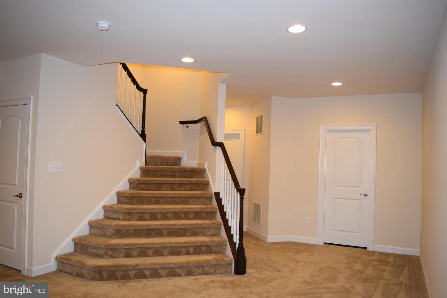 MARBURY - Residential Lease