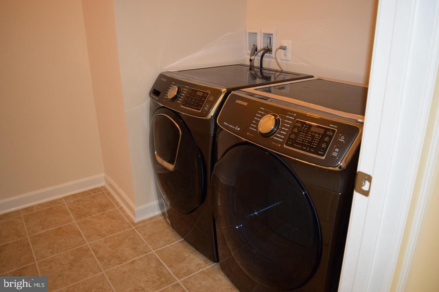 MARBURY - Residential Lease