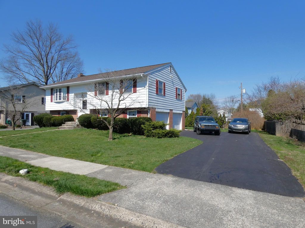Photo of 529 Friendship Avenue, Lancaster, PA 17601 (MLS # PALA2048810)