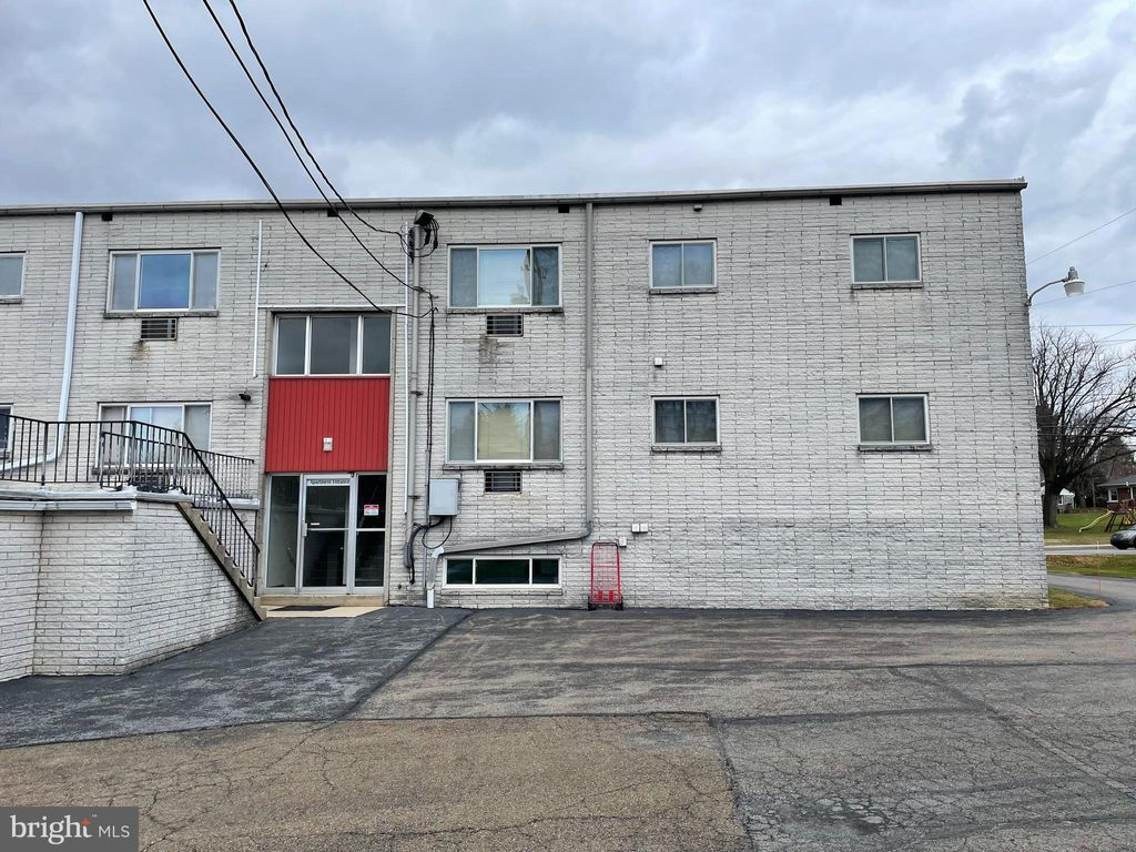 Photo of 215 W 4th Street #7, QUARRYVILLE, PA 17566 (MLS # PALA2077158)