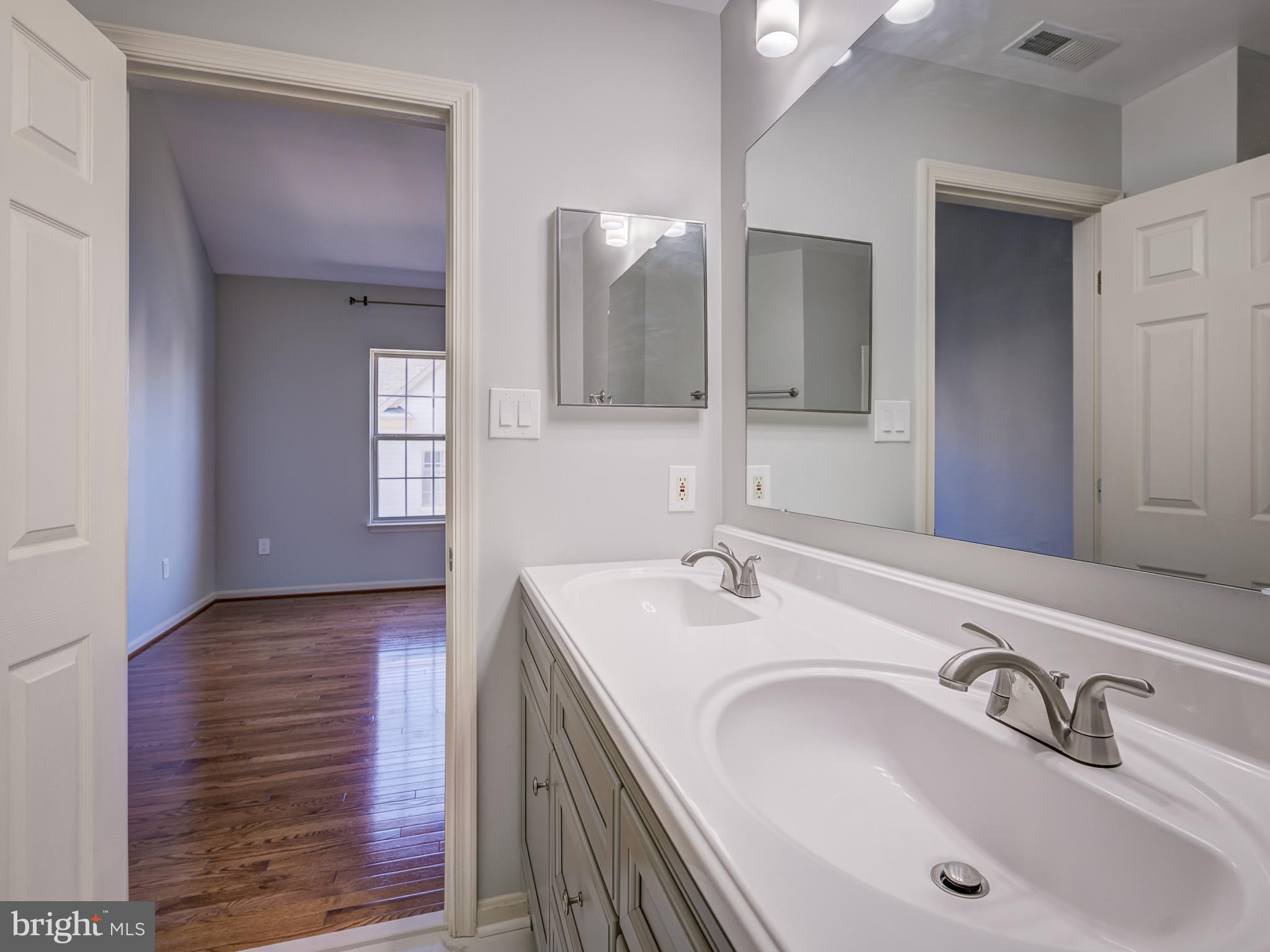 MILESTONE - Residential Lease