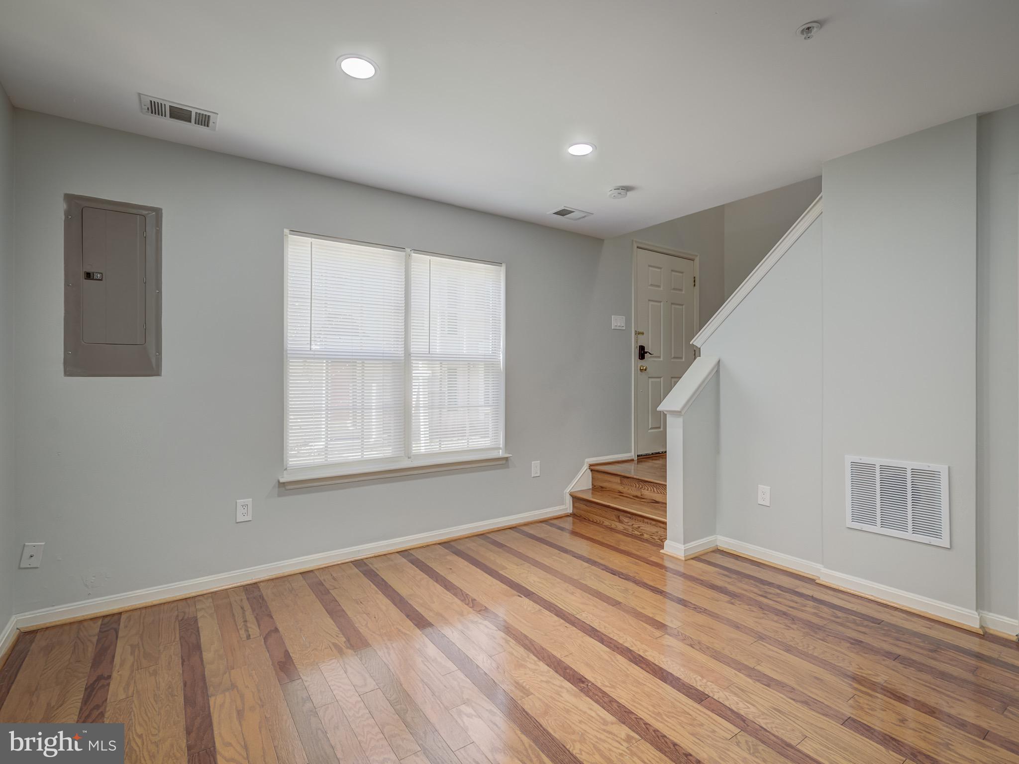 MILESTONE - Residential Lease