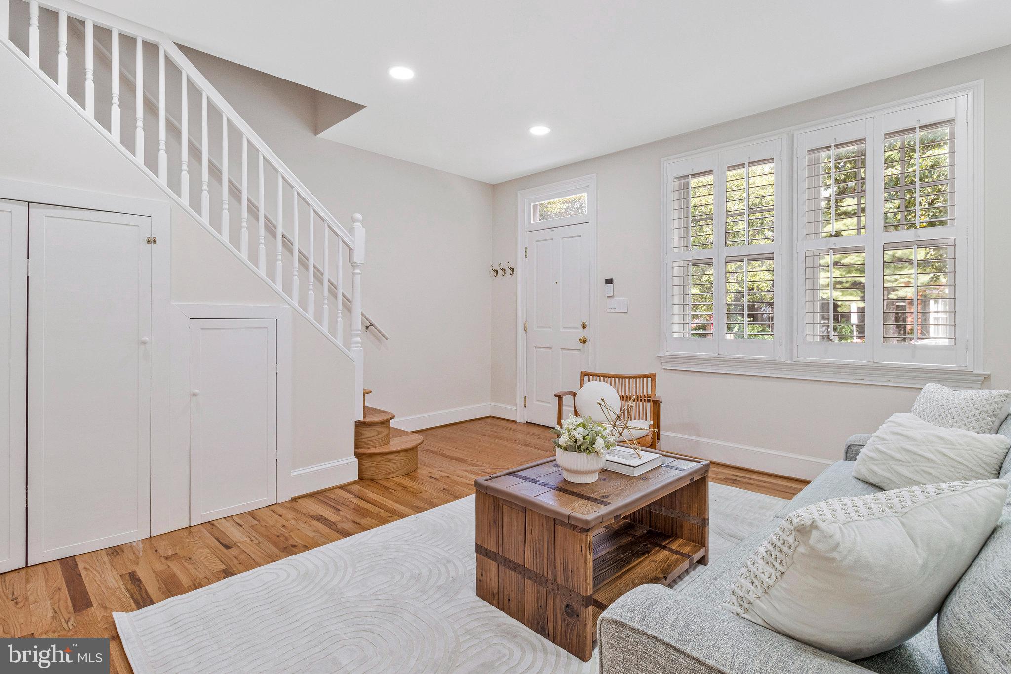 316 5TH STREET NE