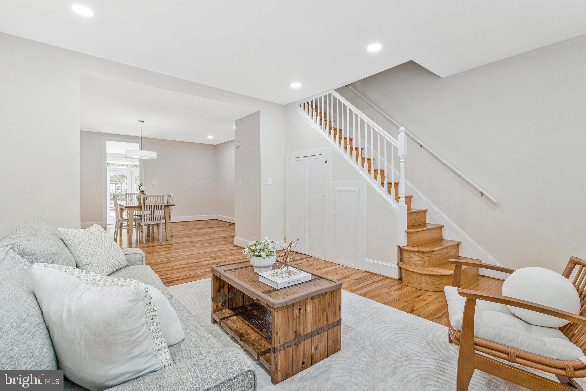 316 5TH STREET NE